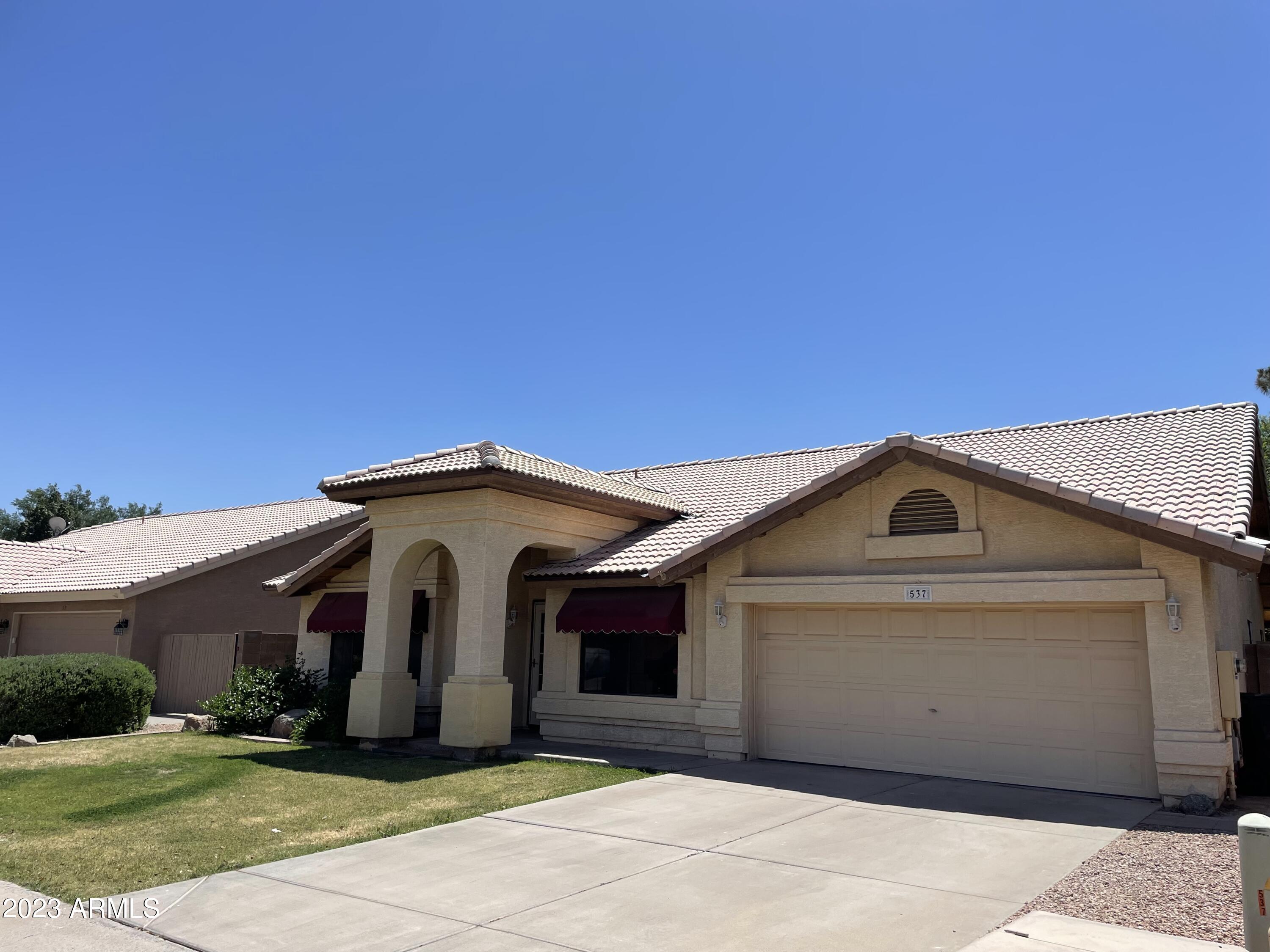 Photo 3 of 15 of 537 W SIERRA MADRE Avenue house
