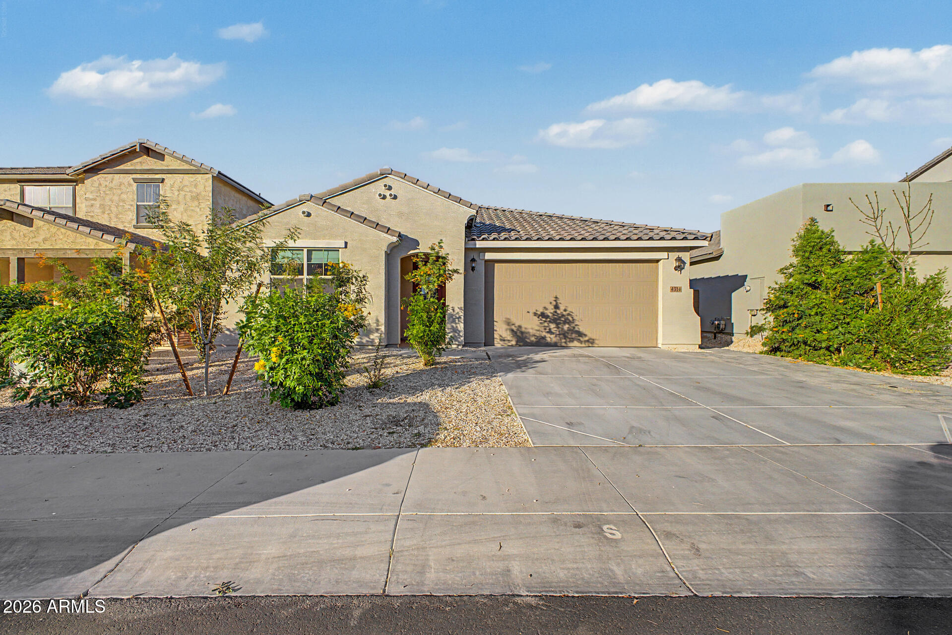 4314 W SEBASTIAN Lane