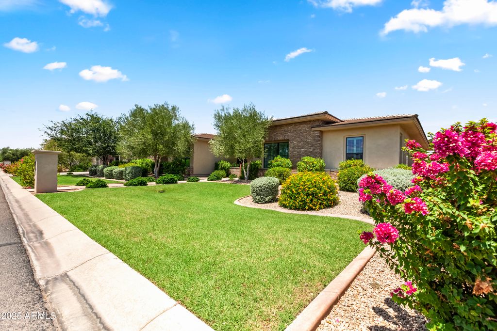 Photo of 2754 E Kingbird Drive, Gilbert, AZ 85297 (MLS # 7021908)