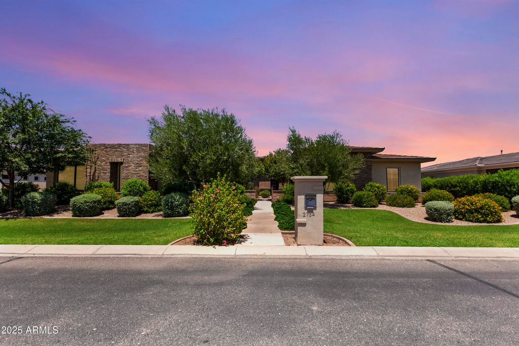 Photo of 2754 E Kingbird Drive, Gilbert, AZ 85297 (MLS # 7021908)