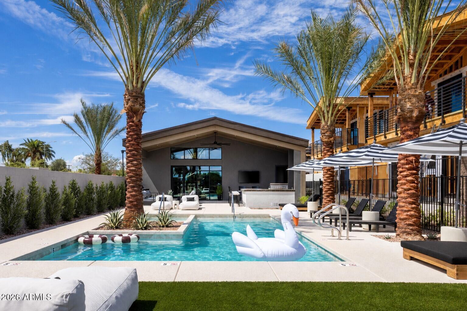 7320 E Palm Lane 1006