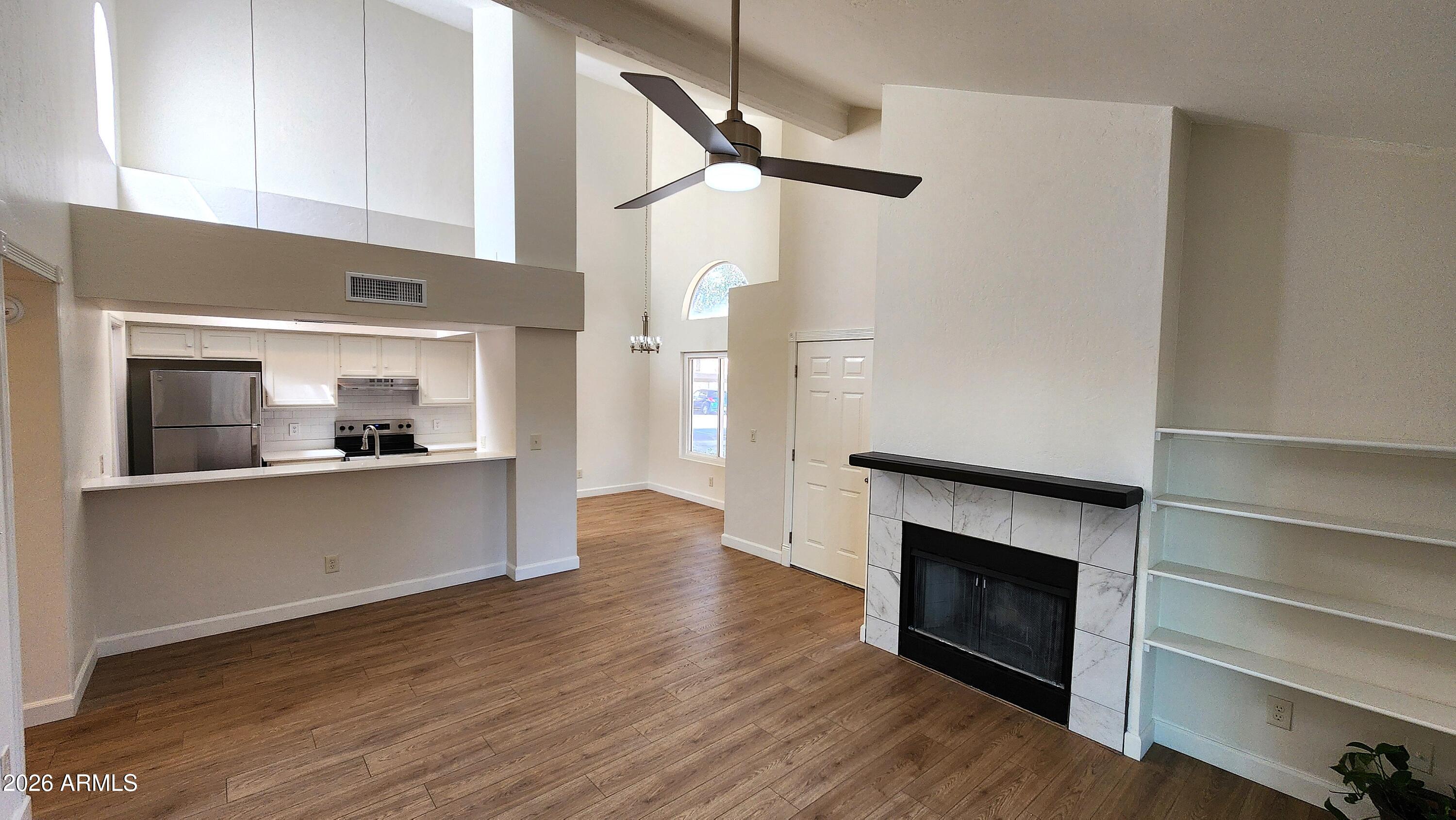 1111 W SUMMIT Place 32