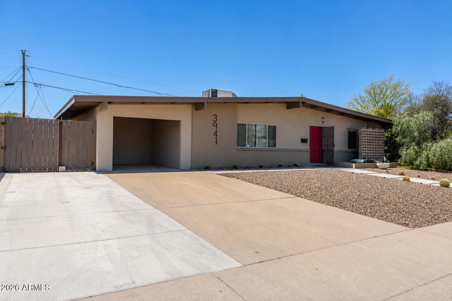 3941 E MERCER Lane