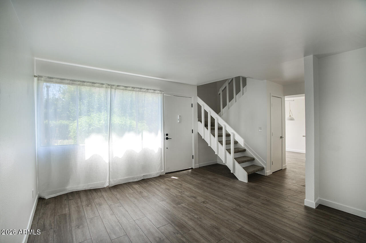 8055 E THOMAS Road E115