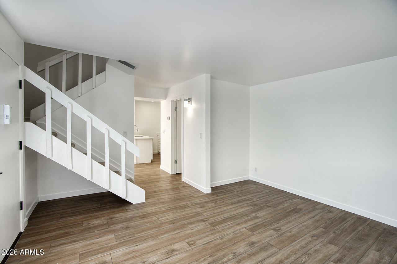 8055 E THOMAS Road E115