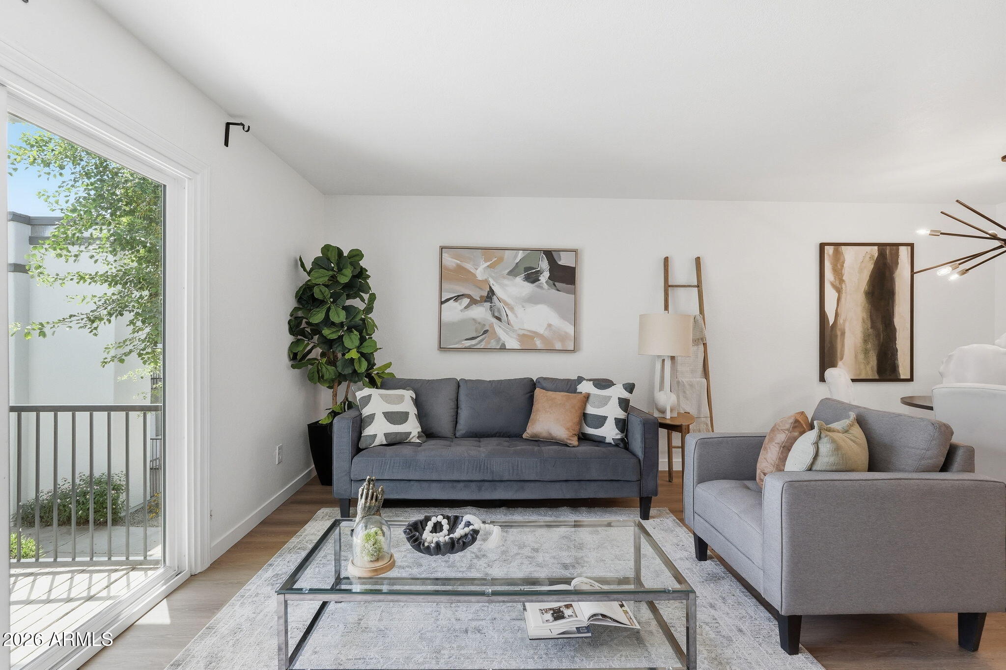 740 W ELM Street 218