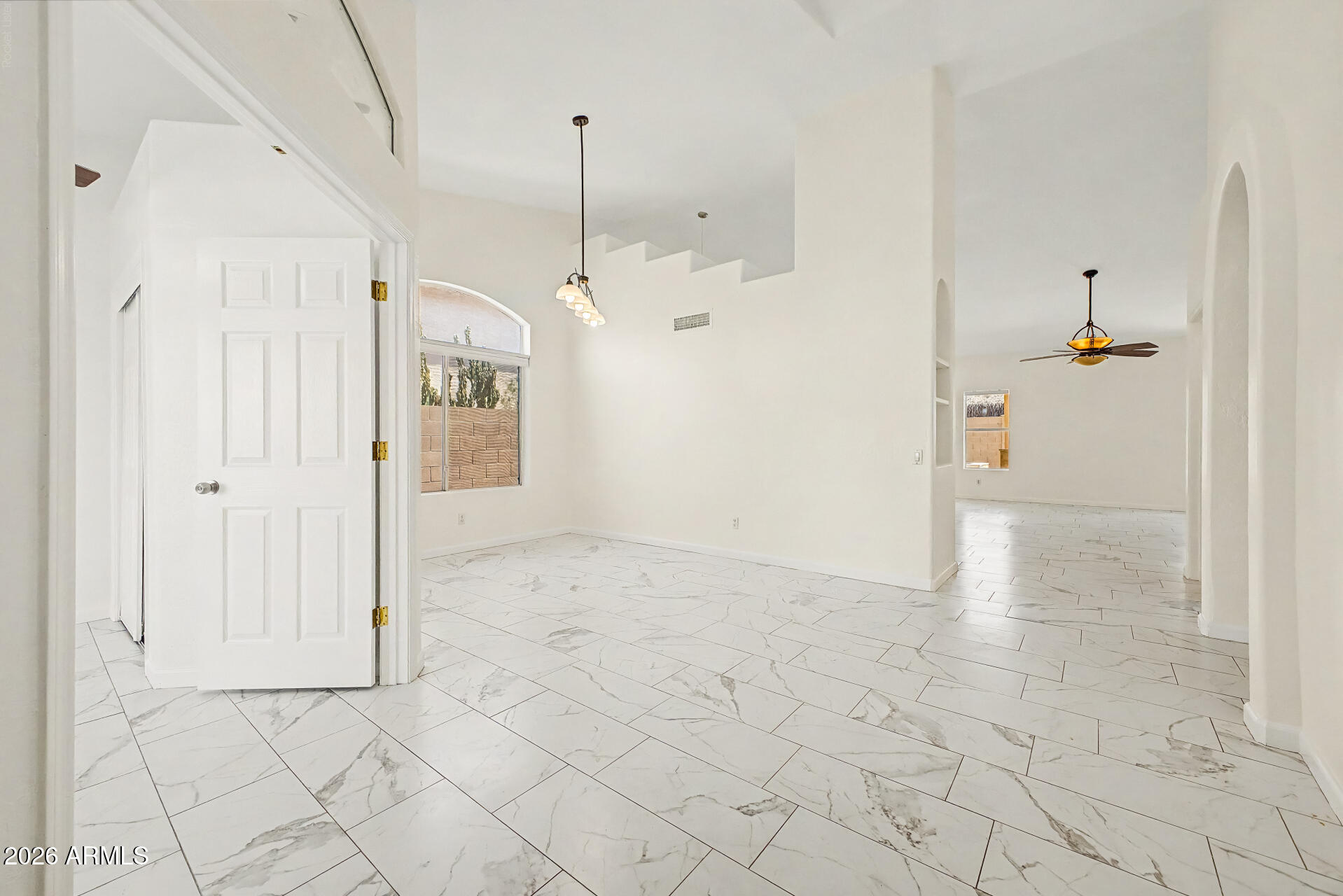 655 W SILVER CREEK Road