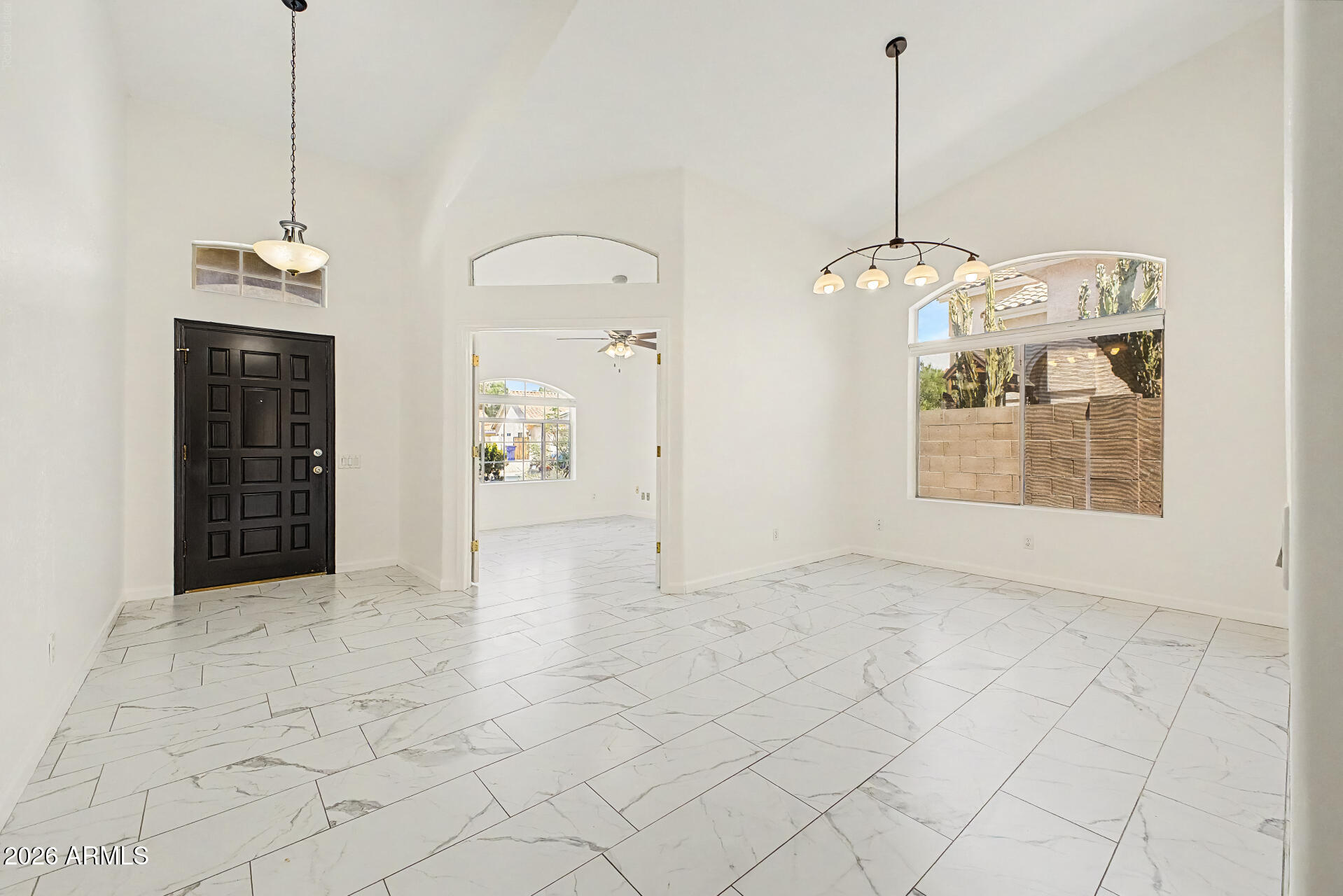 655 W SILVER CREEK Road