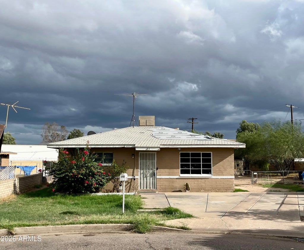 Photo of 323 N 38th Avenue, Phoenix, AZ 85009 (MLS # 7092988)