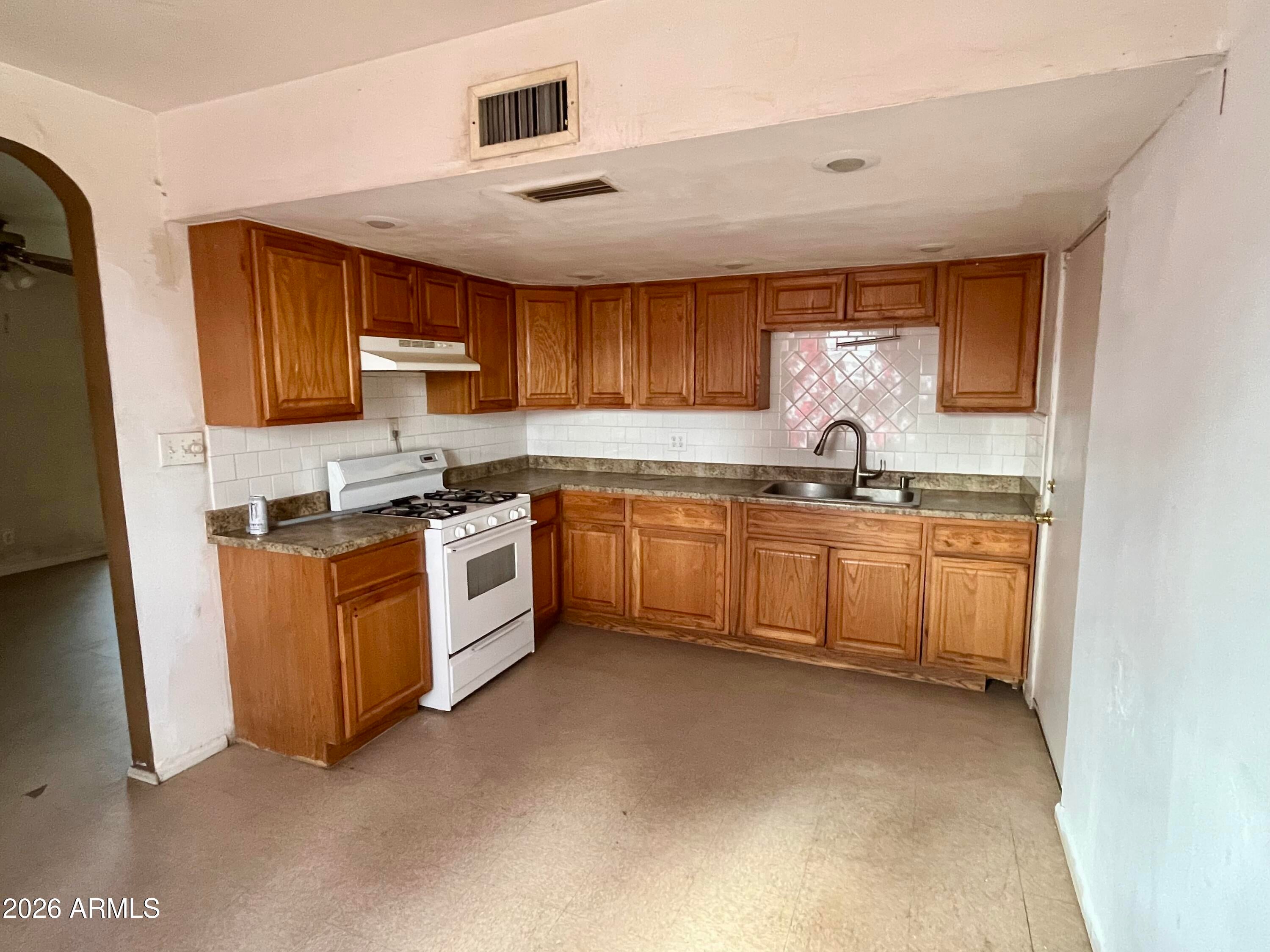 323 N 38TH Avenue