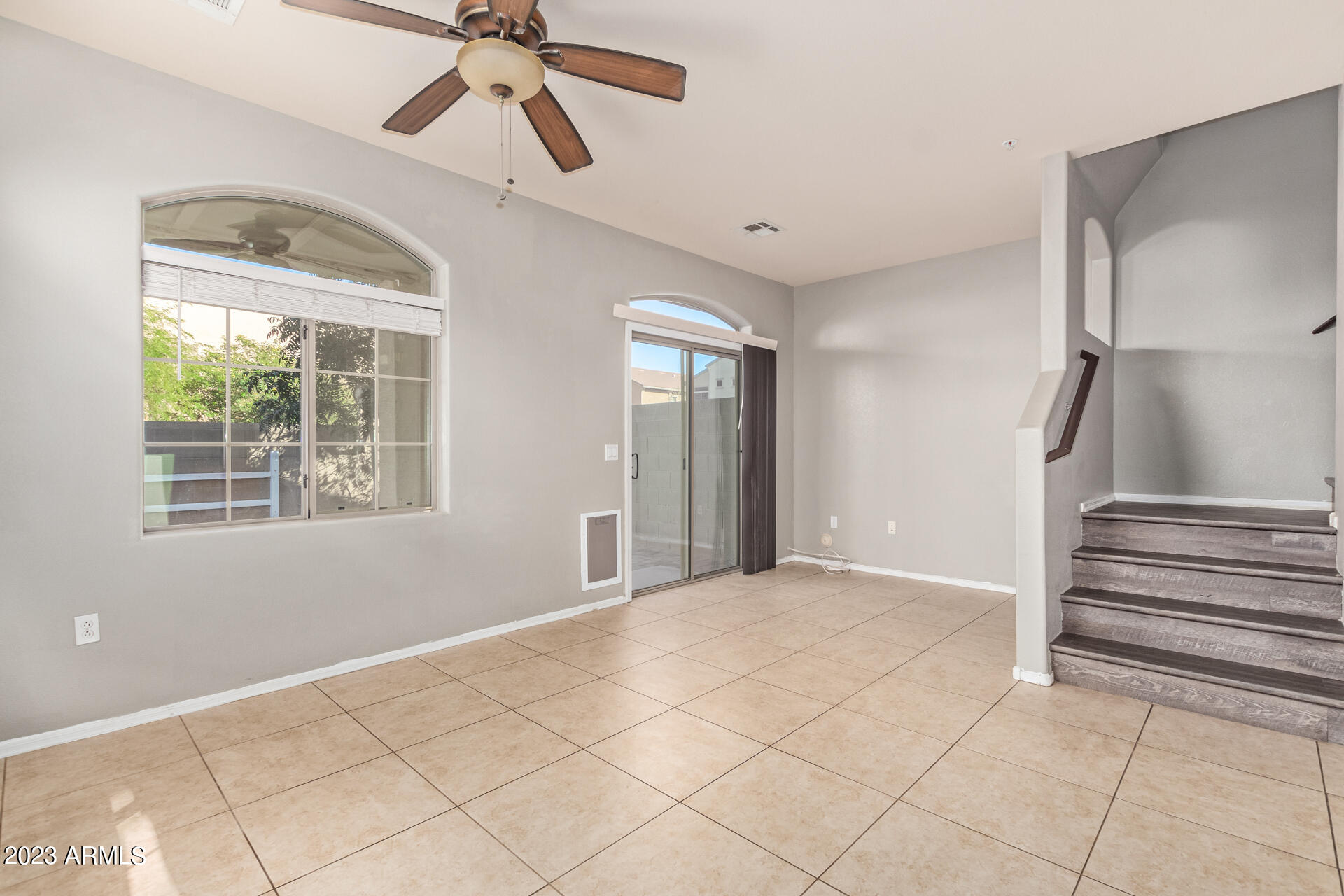 1350 S GREENFIELD Road 1052