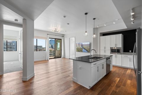 Photo of 3131 N Central Avenue #6002, Phoenix, AZ 85012 (MLS # 6920481)