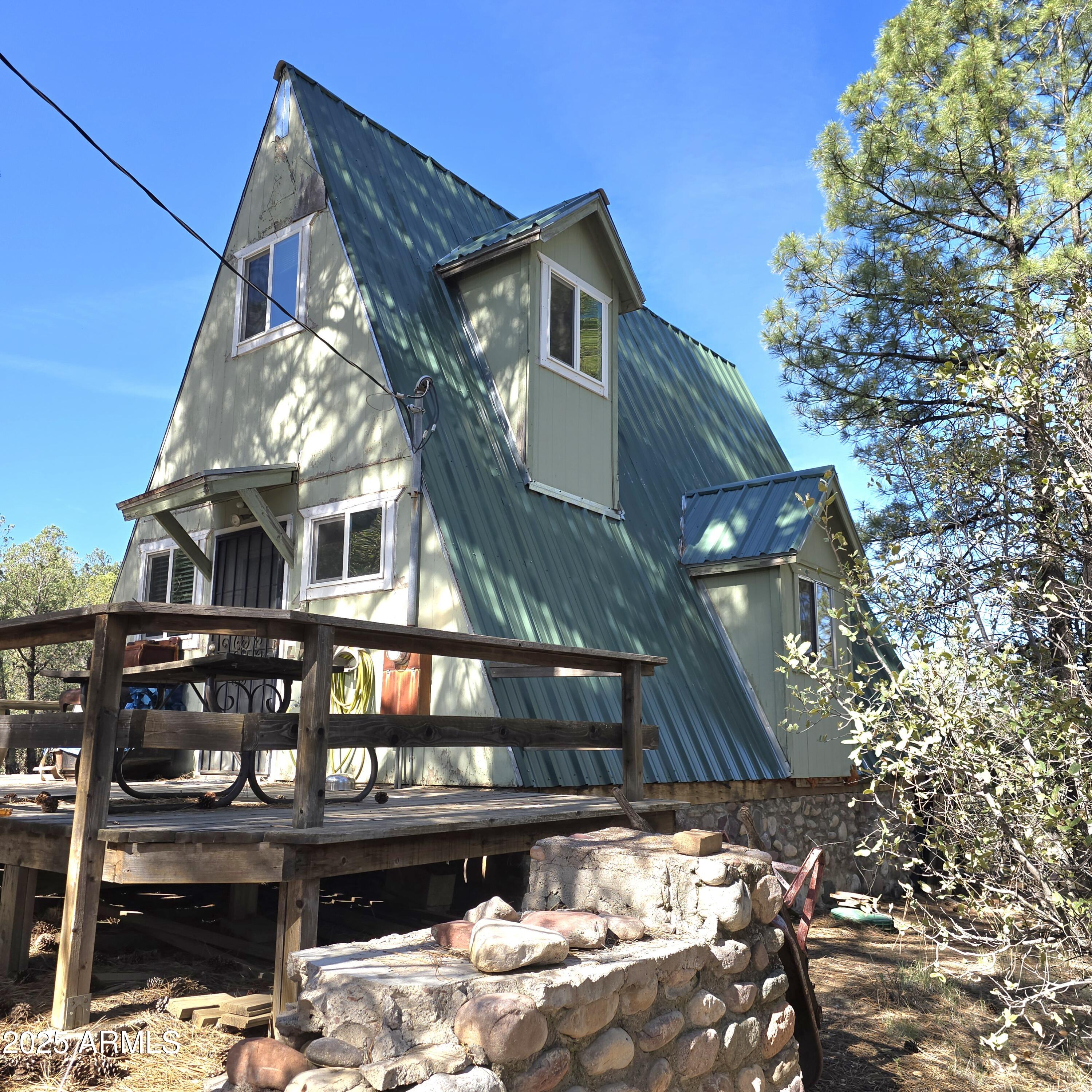 7426 W FOREST SERVICE Rd 200 --