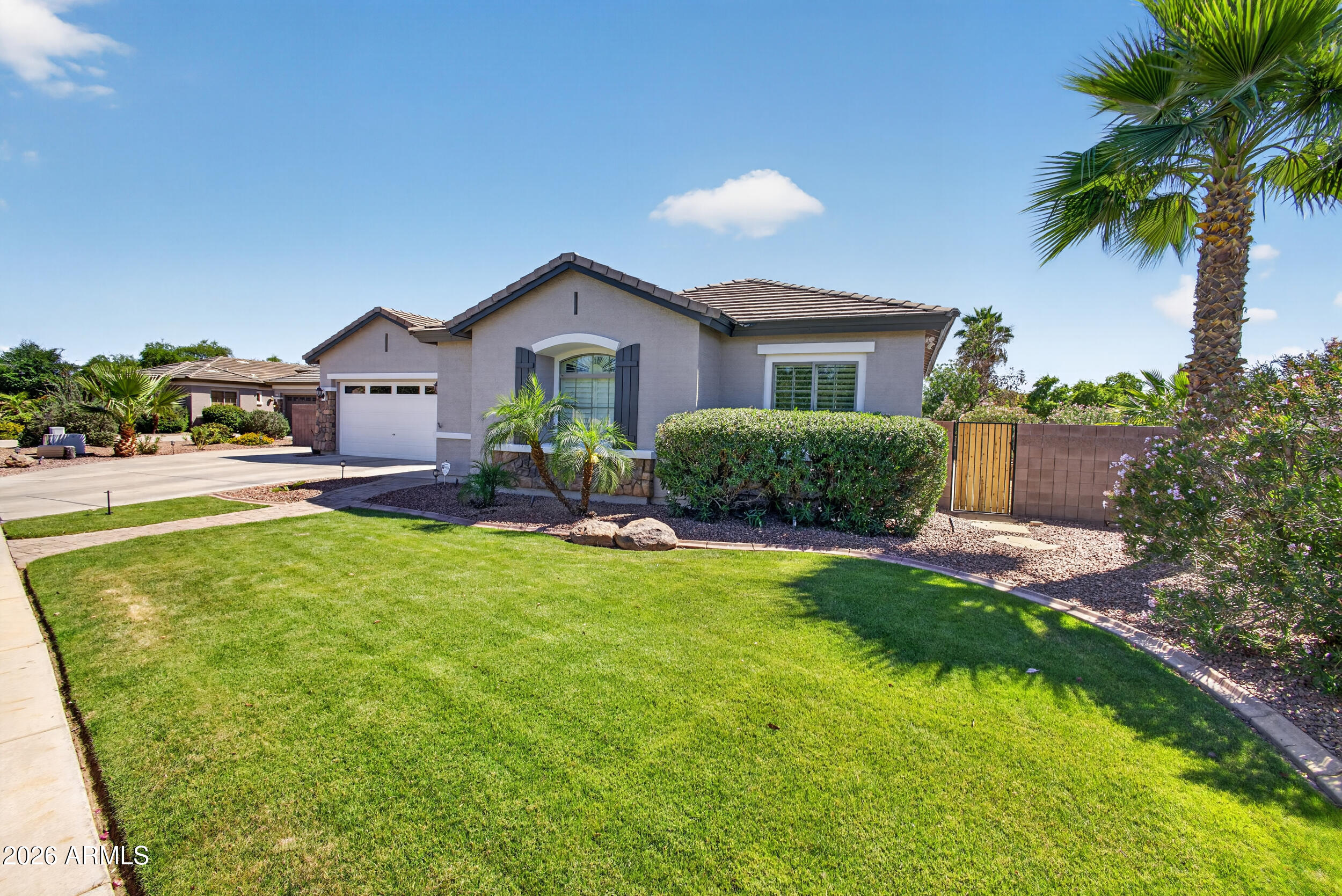 19041 E ARROWHEAD Trail