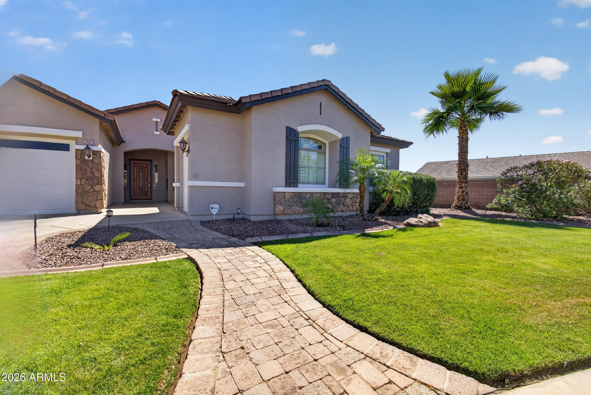 19041 E ARROWHEAD Trail