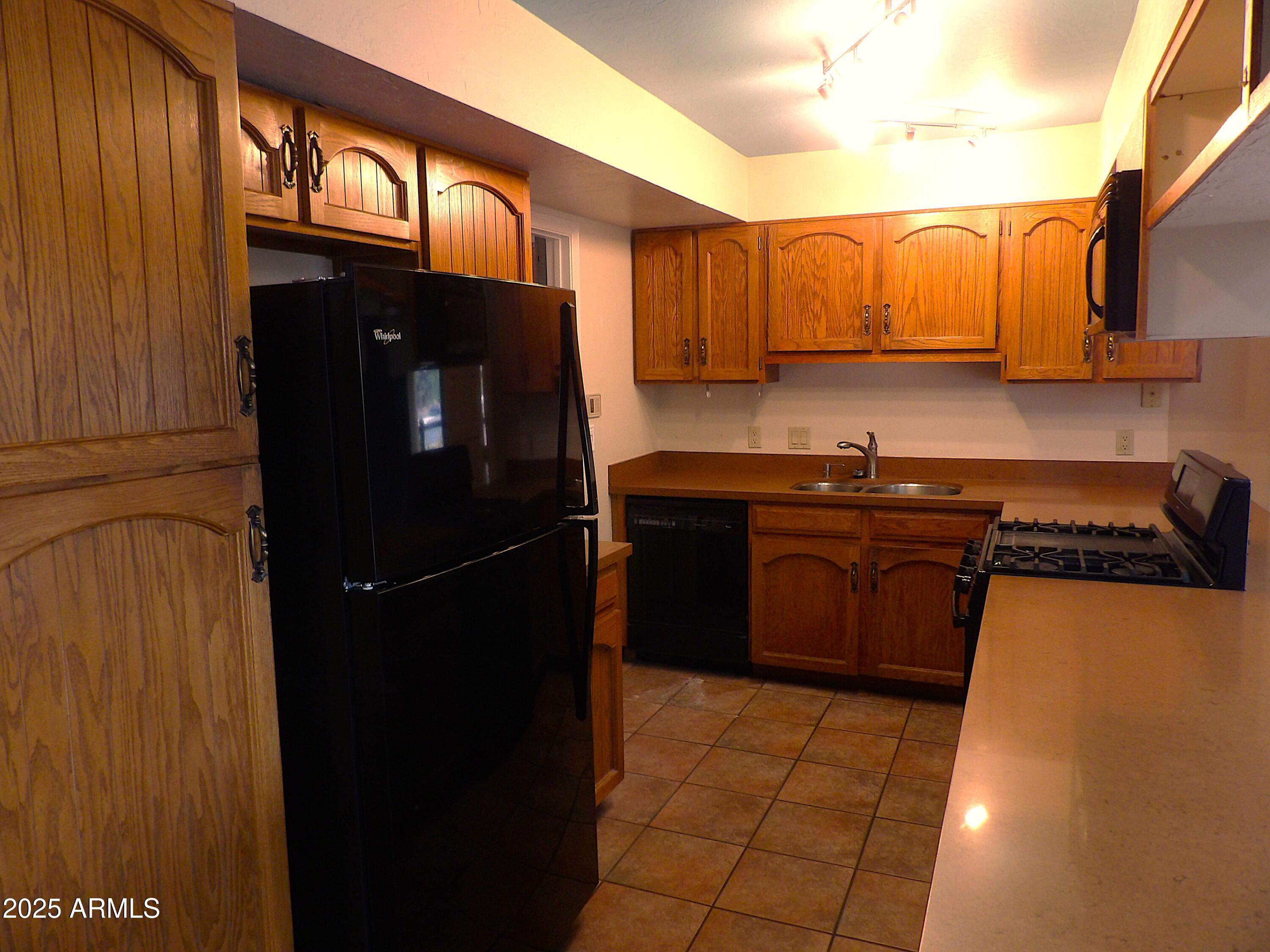 1800 N WAKONDA Street