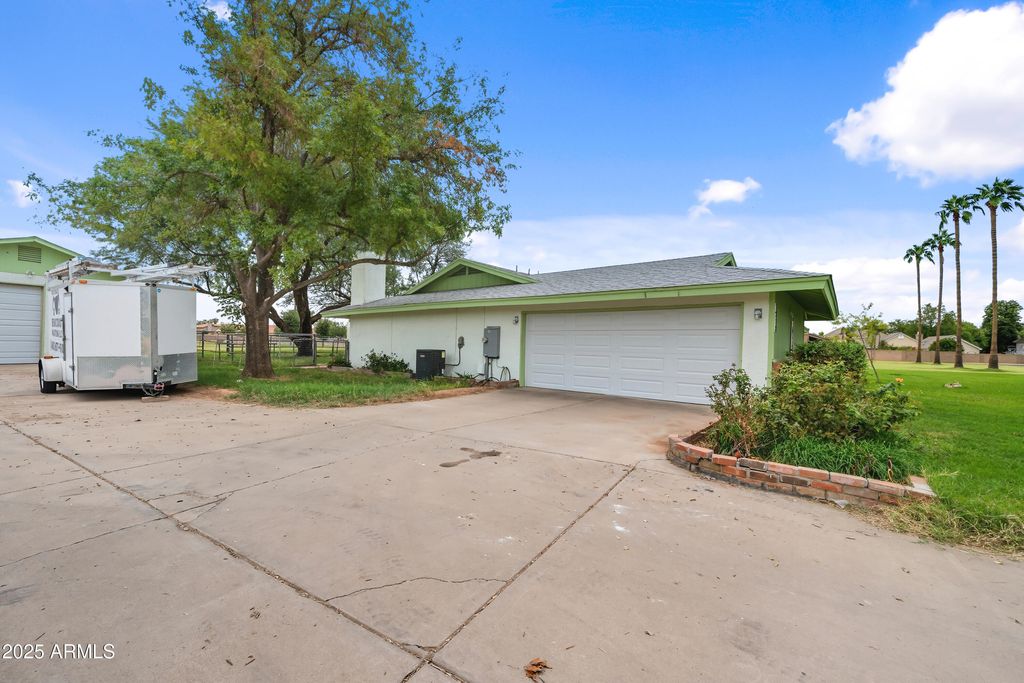 Photo of 1219 N Porter Place, Gilbert, AZ 85234 (MLS # 6926383)