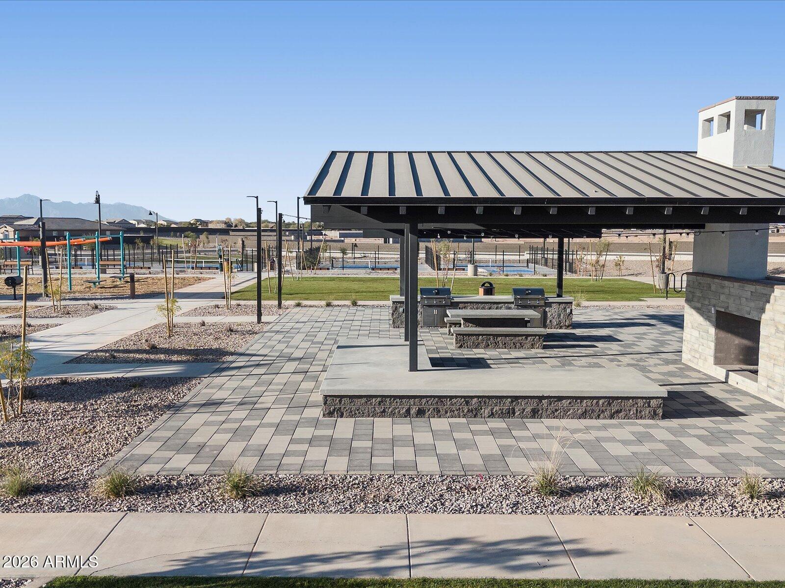 Properties 4 37150 W Montserrat Street