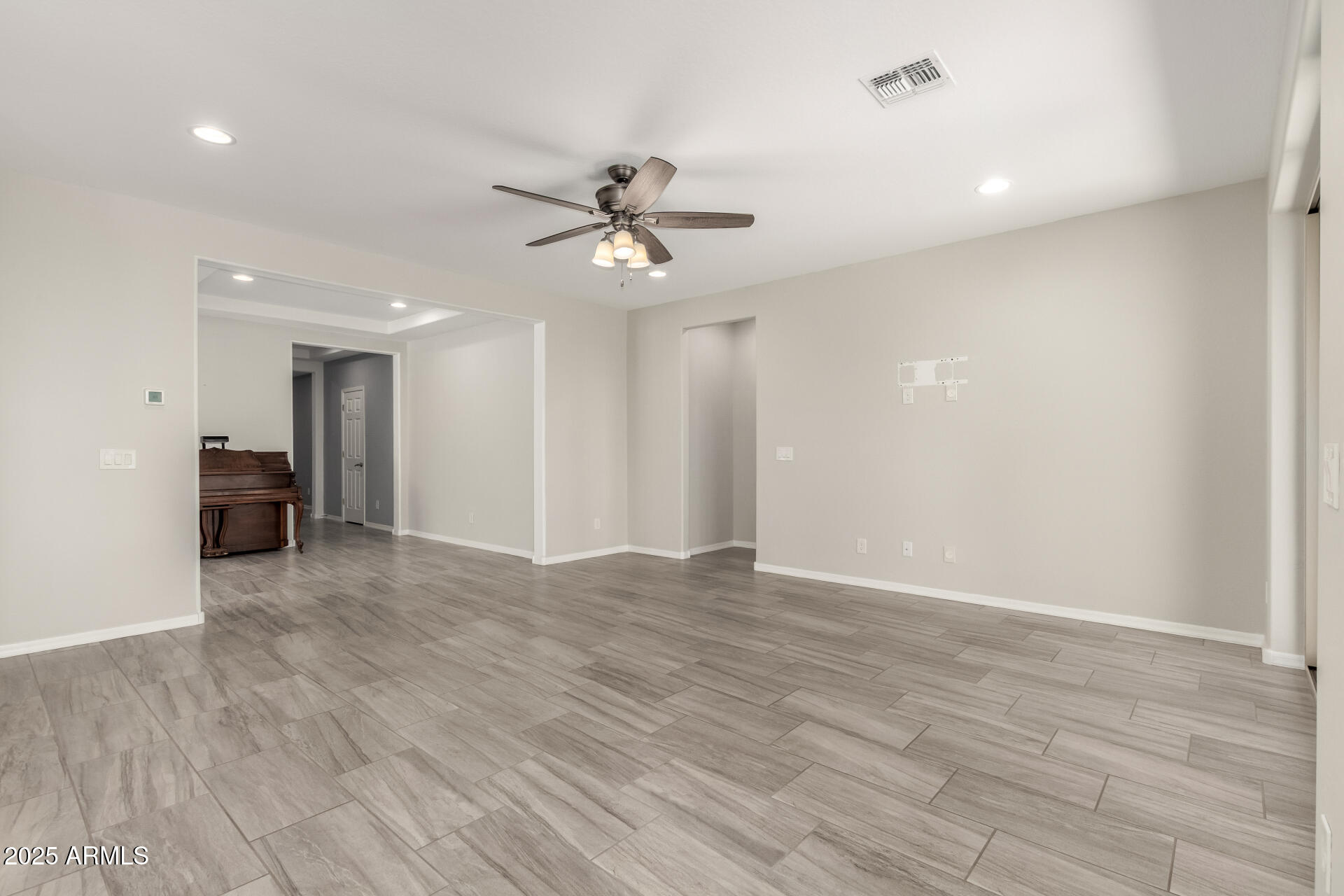 18773 W MERCER Lane