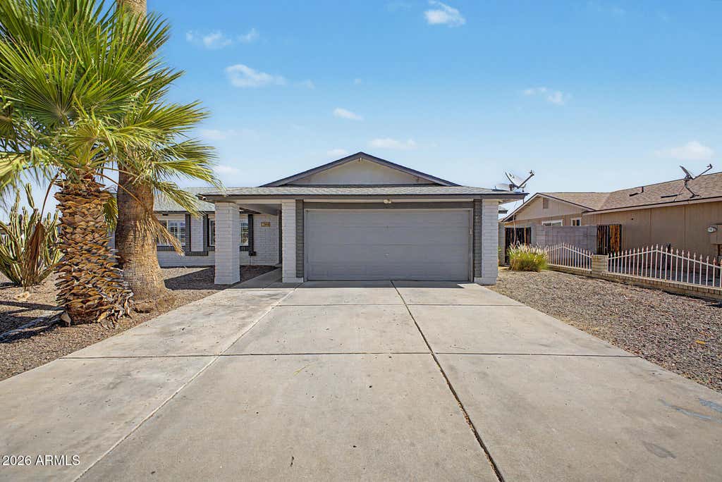 Photo of 7244 W Sunnyslope Lane, Peoria, AZ 85345 (MLS # 7052352)