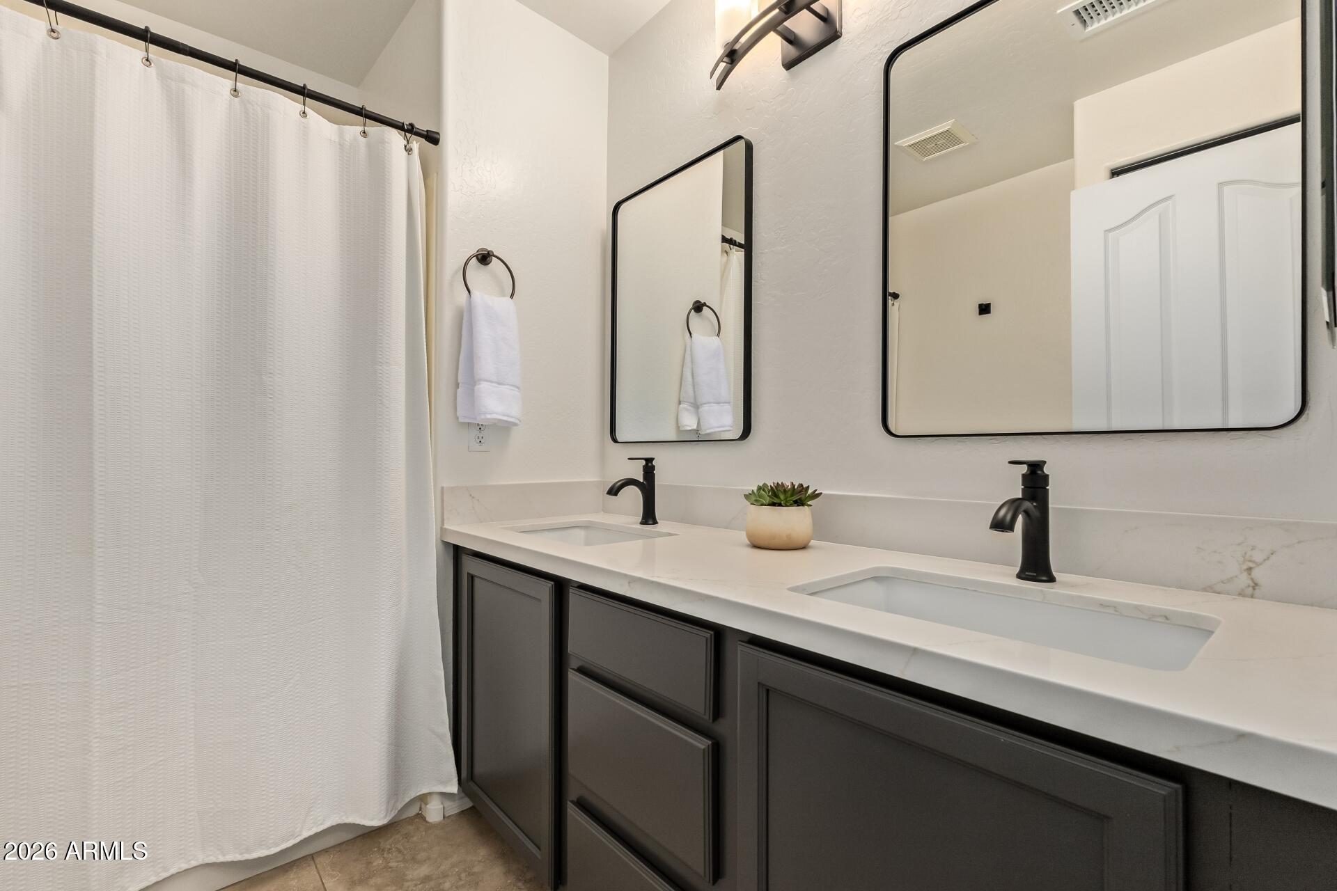 10543 E BETONY Drive