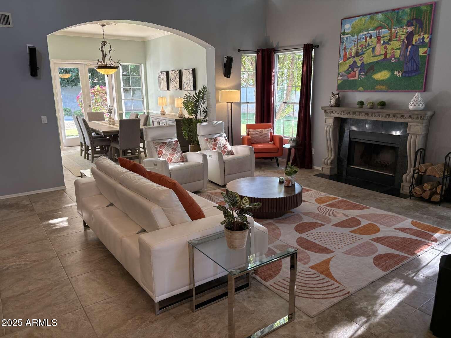 105 E LOS ARBOLES Drive