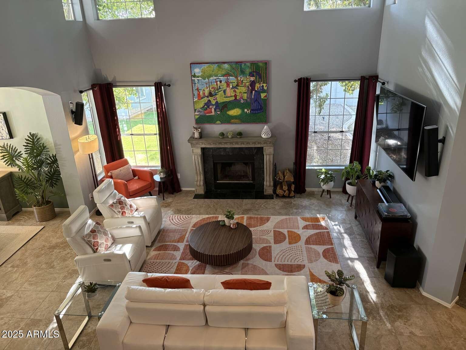 105 E LOS ARBOLES Drive
