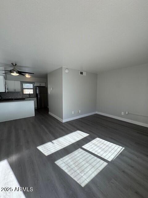 2250 W GLENDALE Avenue S