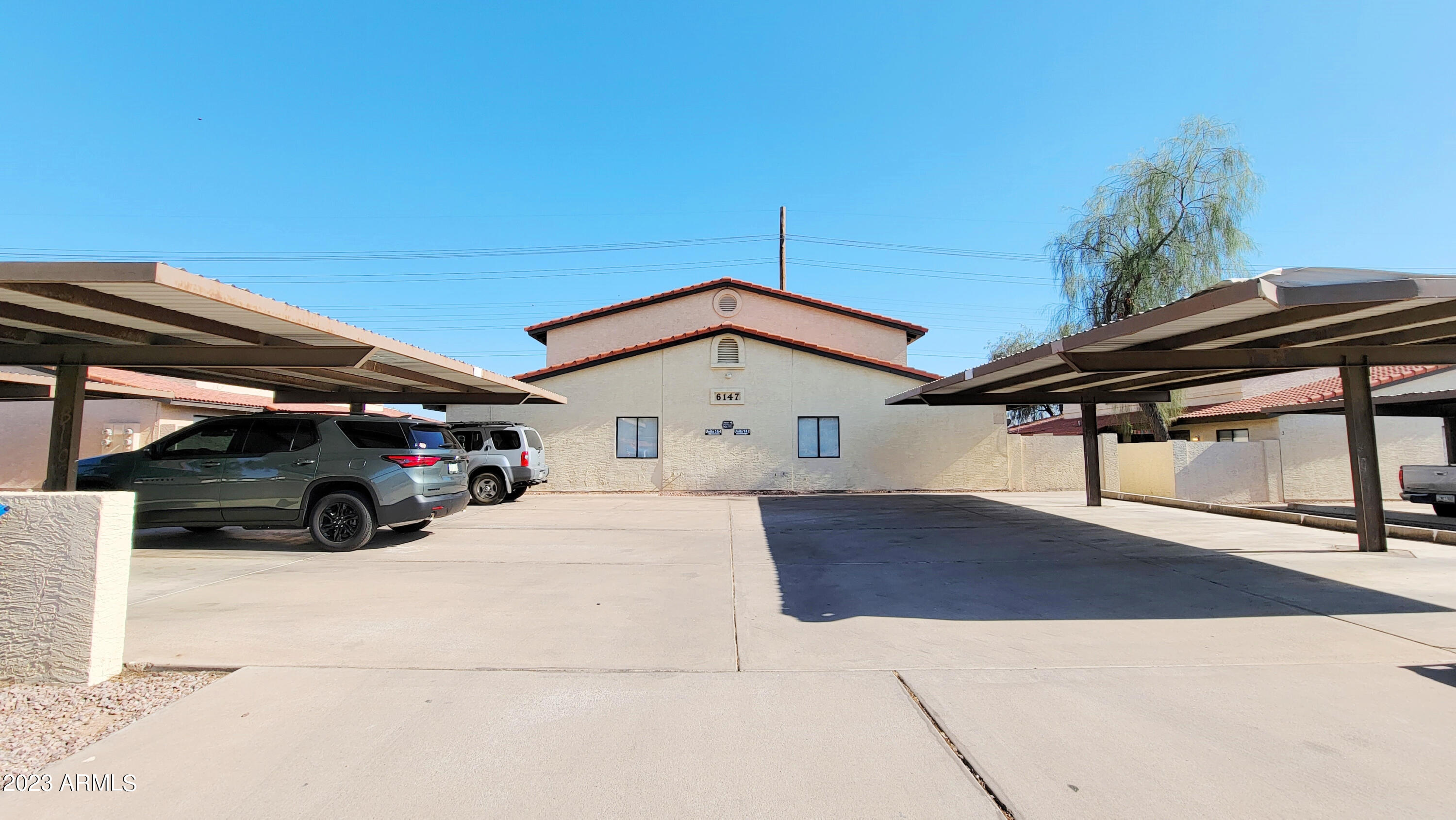 6147 E GREENWAY Street Apt 1