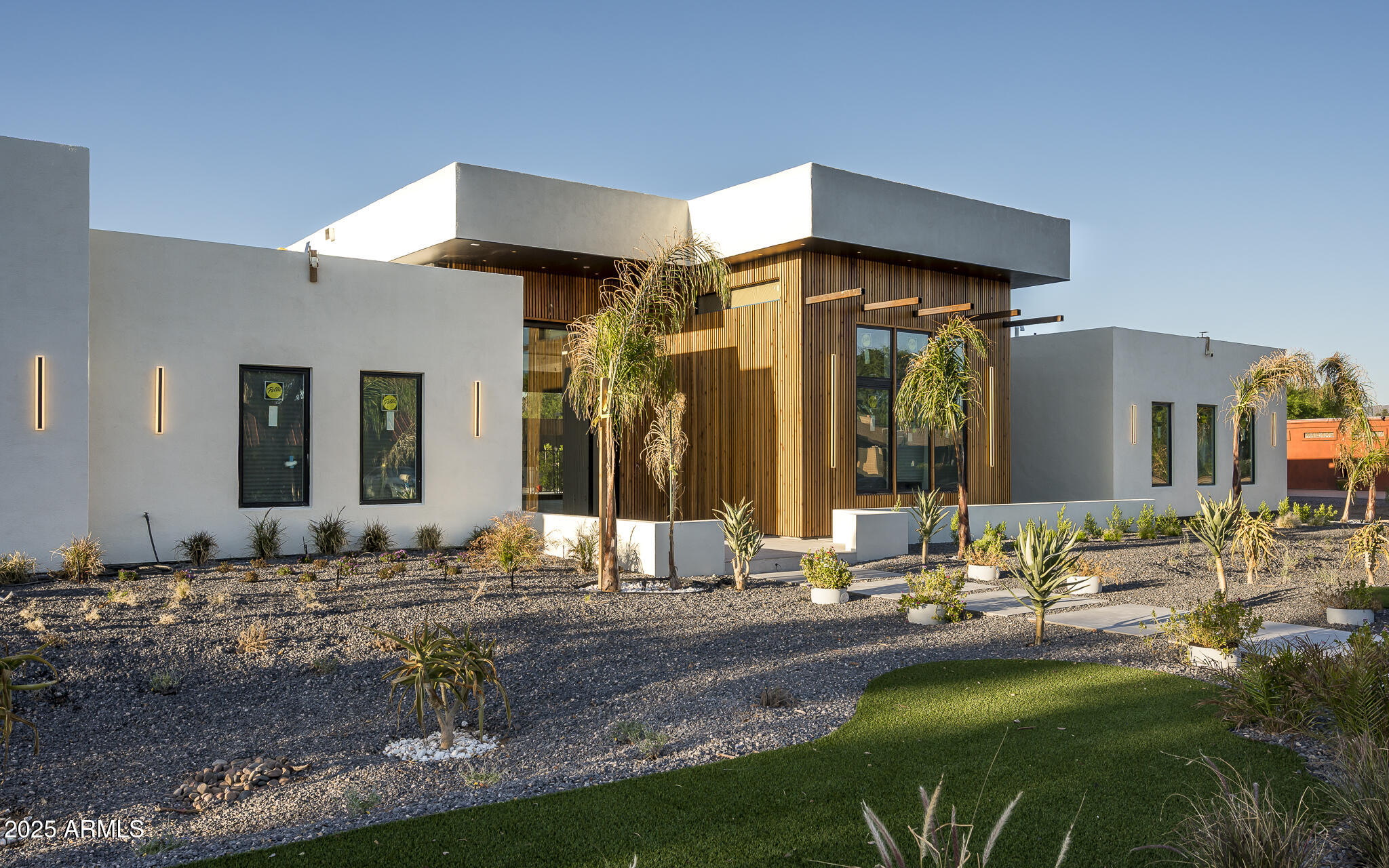 6026 E PERSHING Avenue