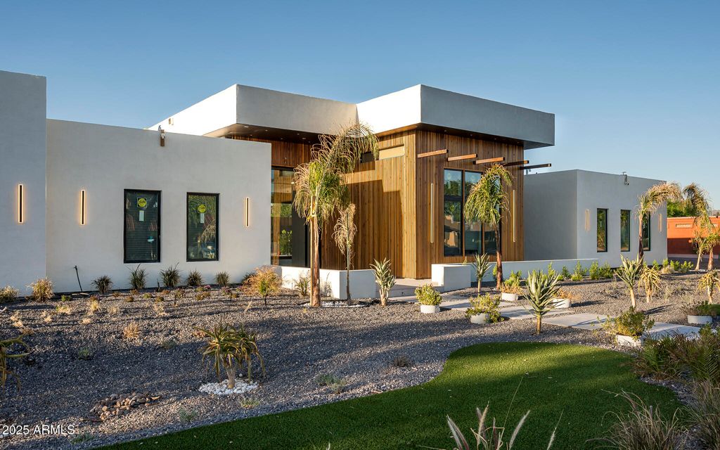 Photo of 6026 E Pershing Avenue, Scottsdale, AZ 85254 (MLS # 6944816)