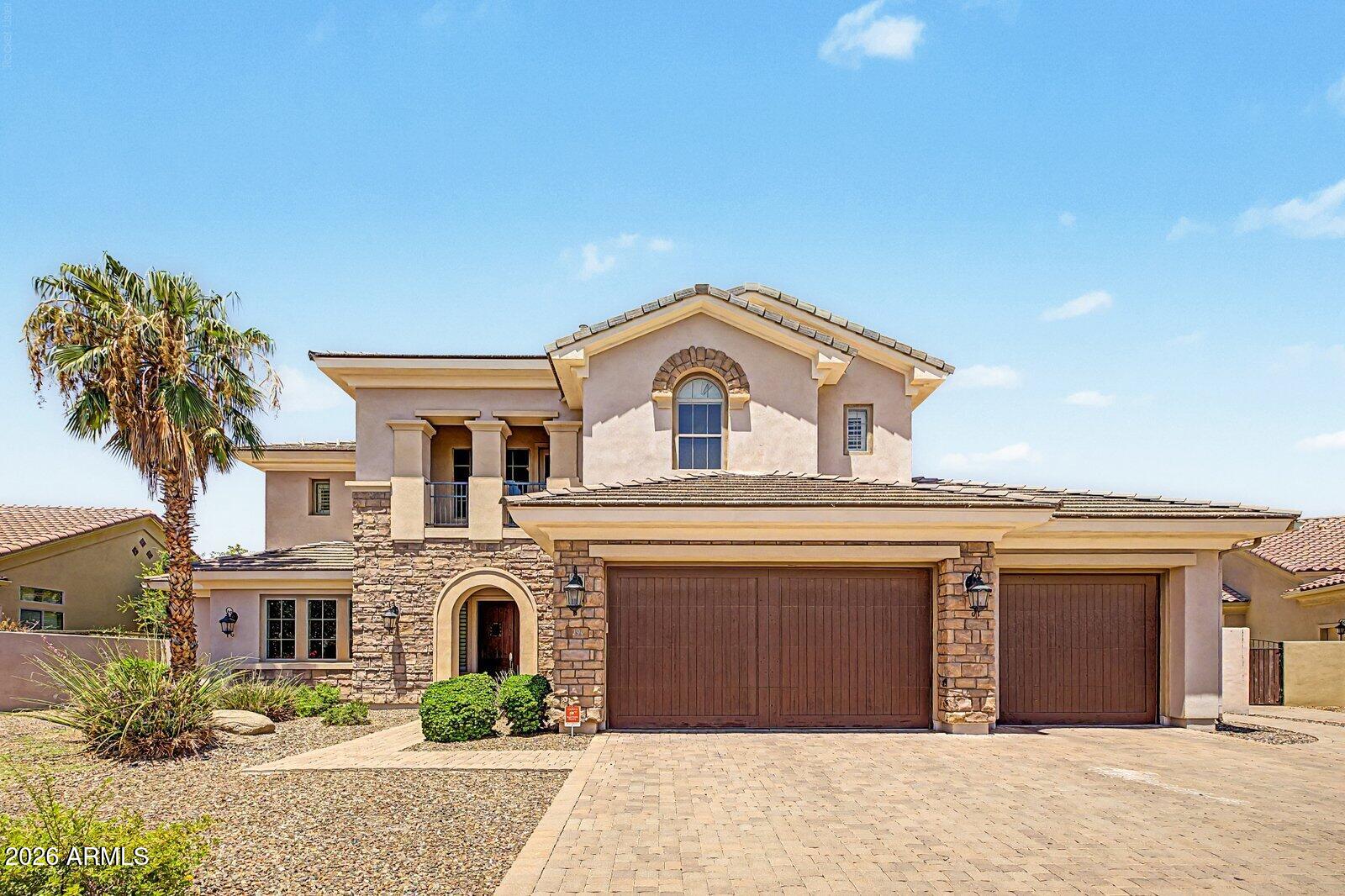 294 W GRAND CANYON Drive