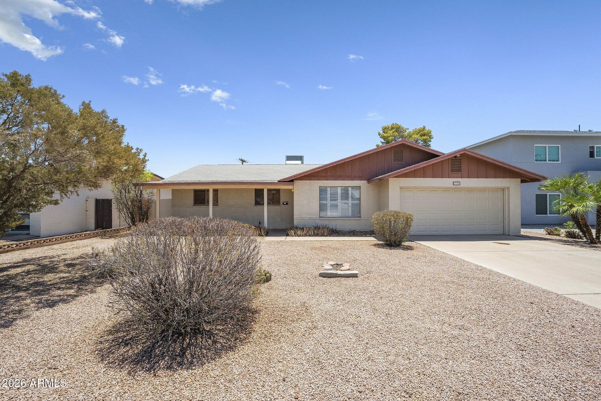 1137 E BISHOP Drive