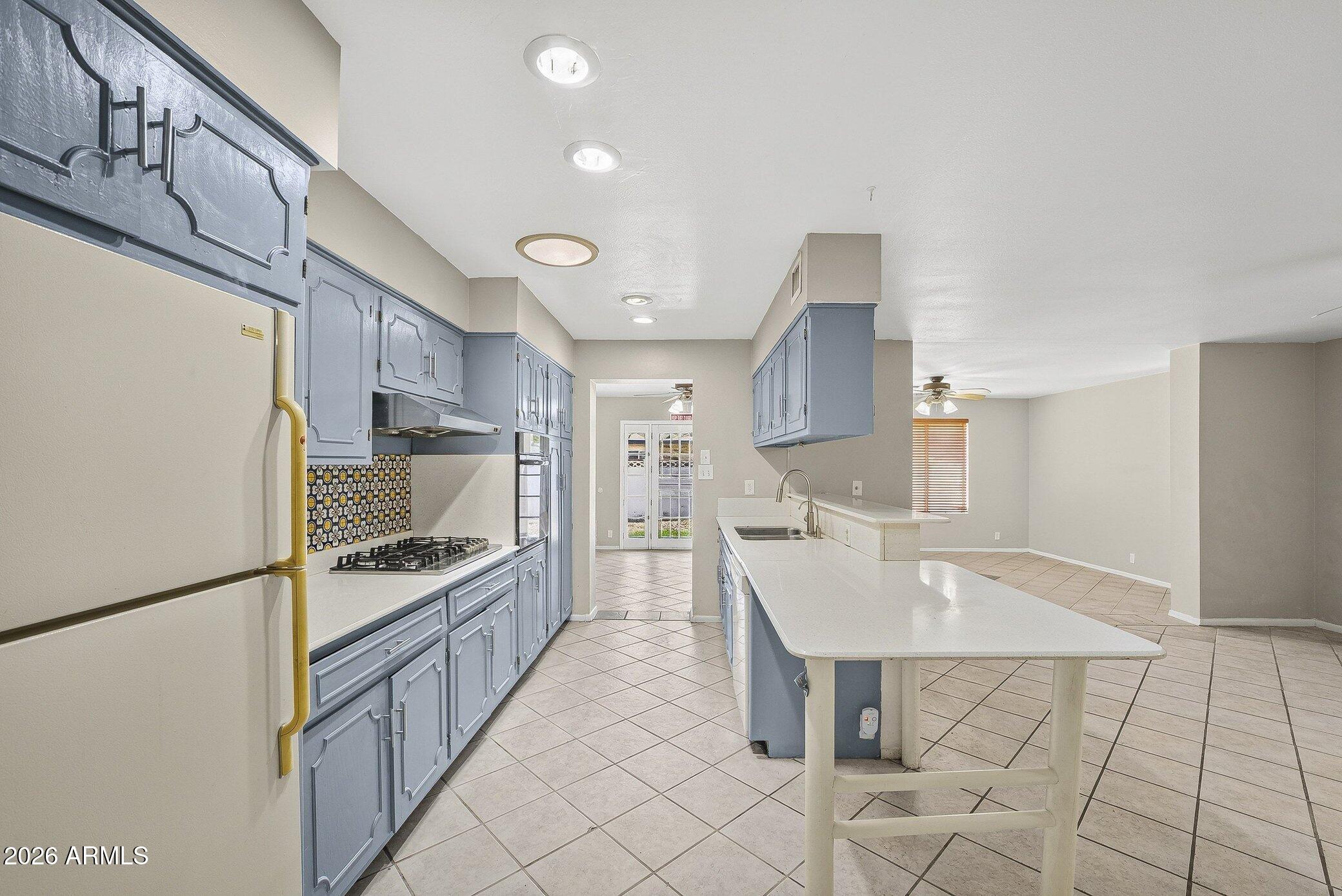1137 E BISHOP Drive