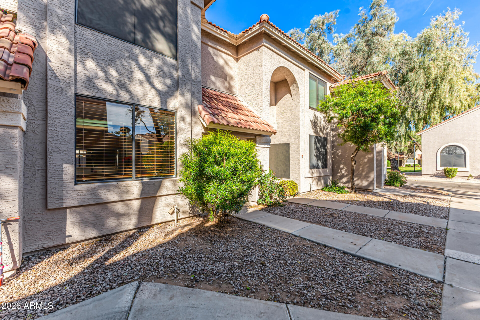 500 N ROOSEVELT Avenue 66