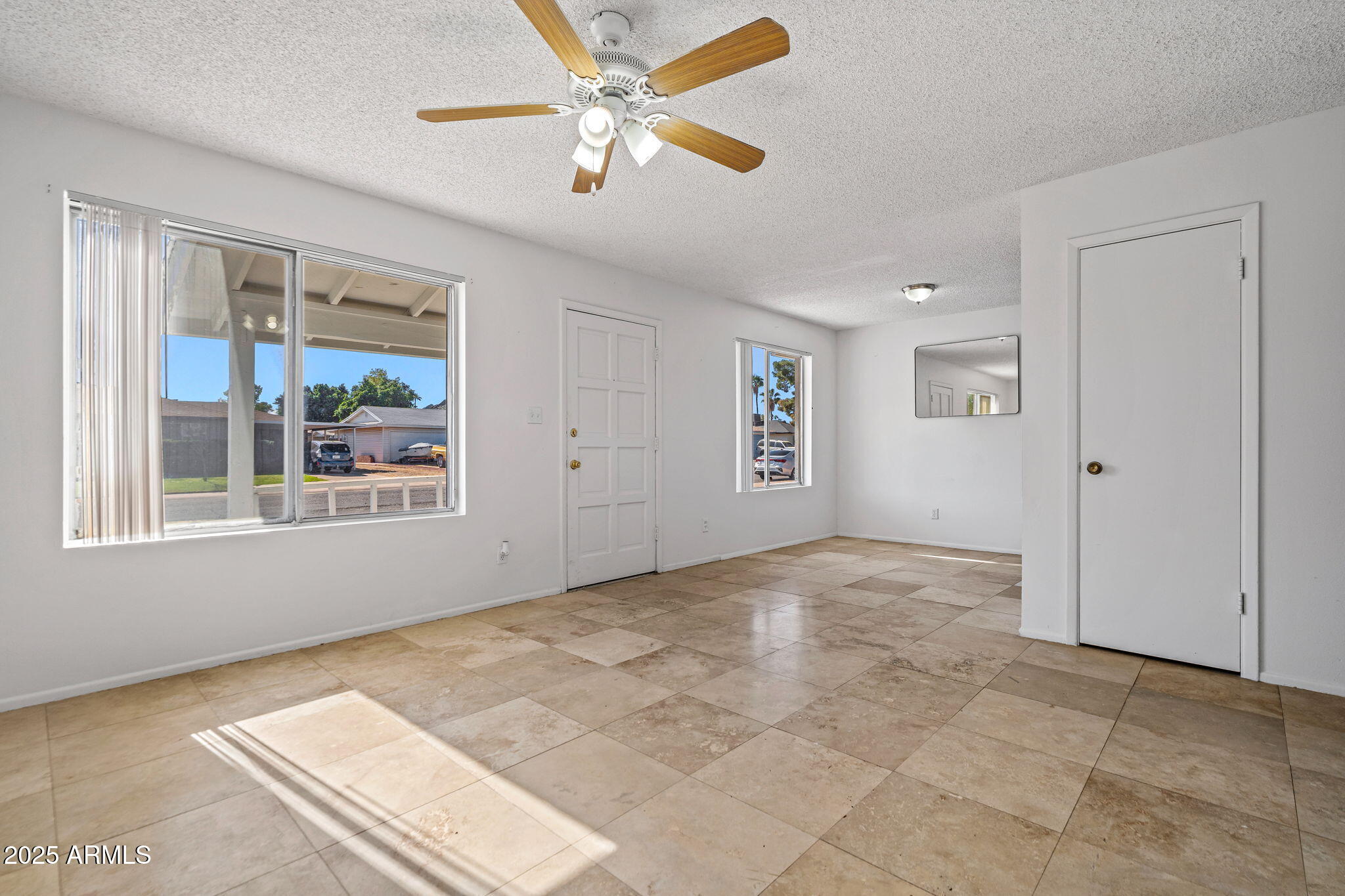 2346 E SHAW BUTTE Drive