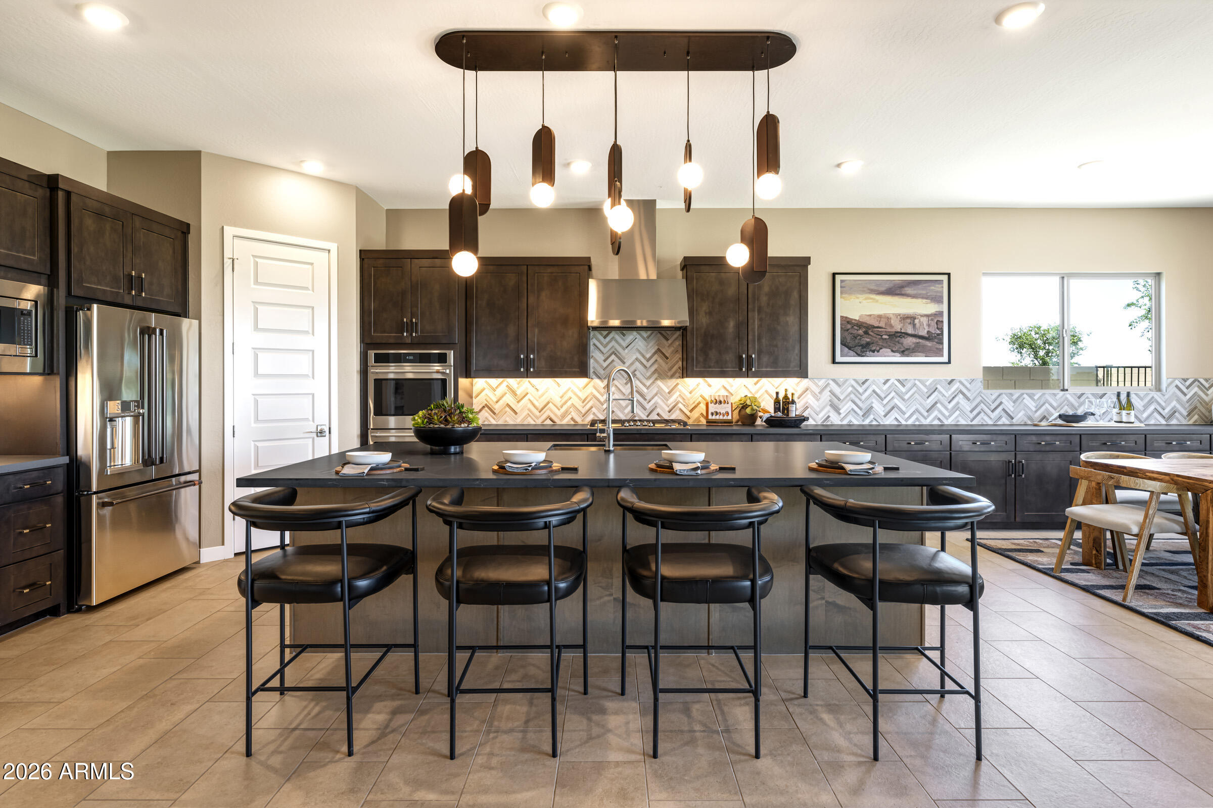 686 W TREASURE Trail