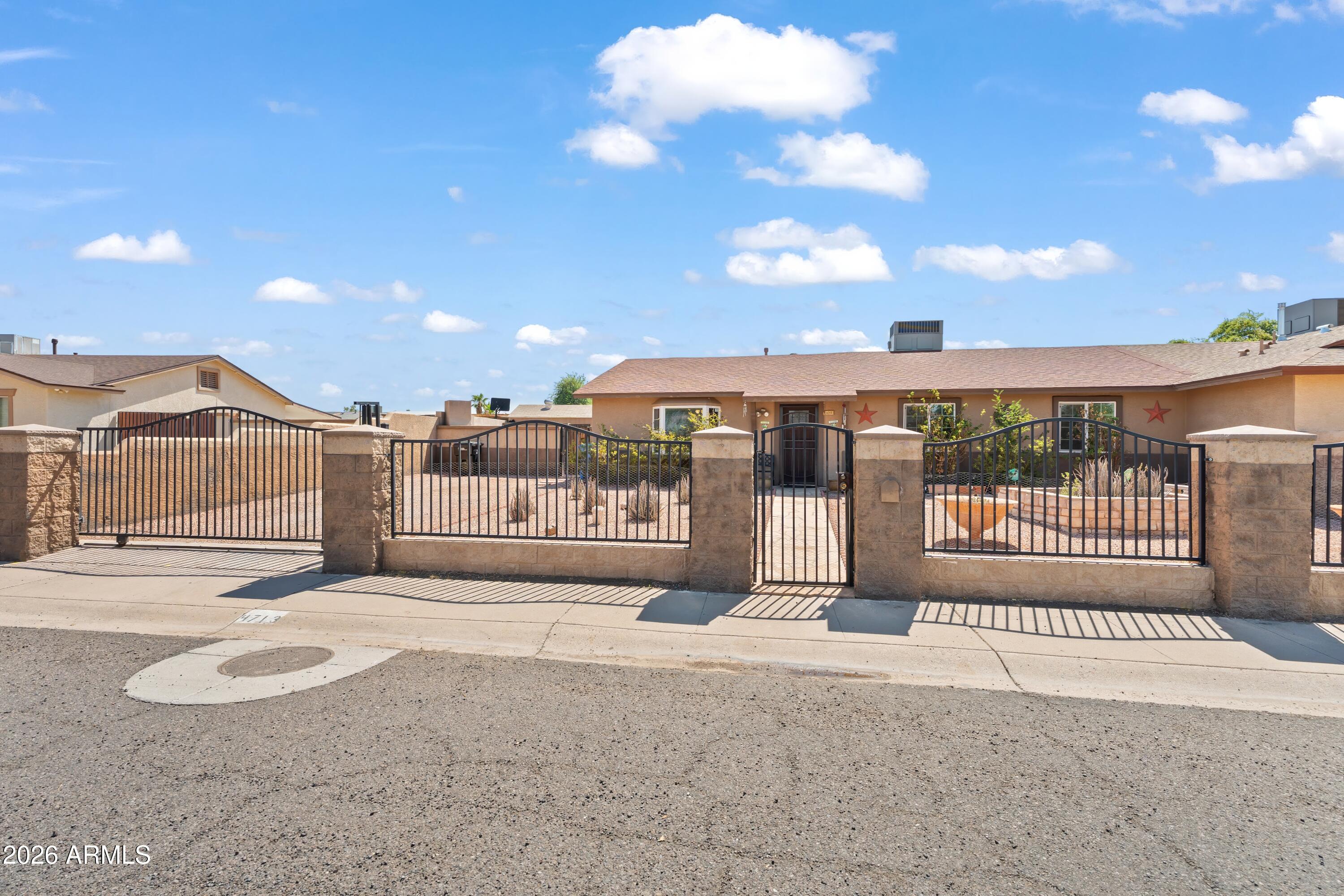 4713 E LA SALLE Street