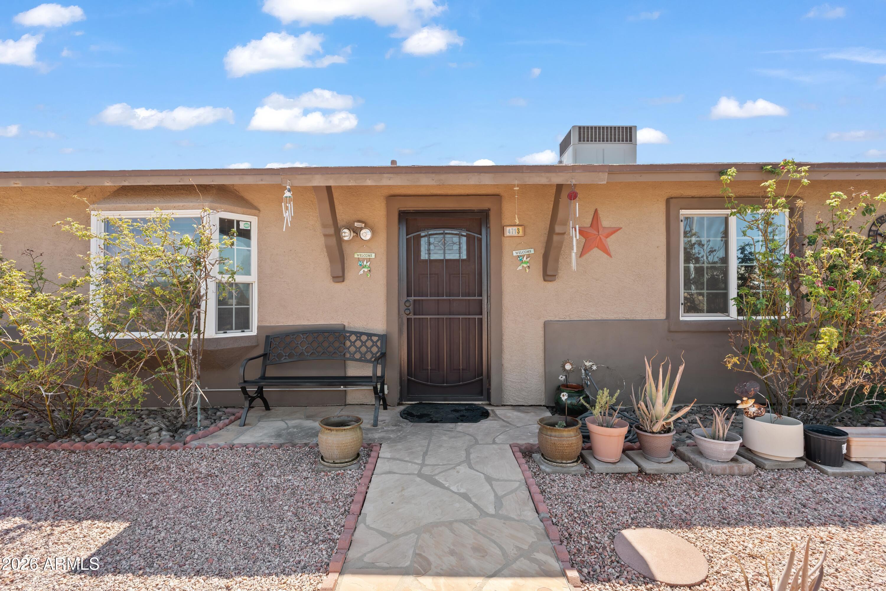 4713 E LA SALLE Street
