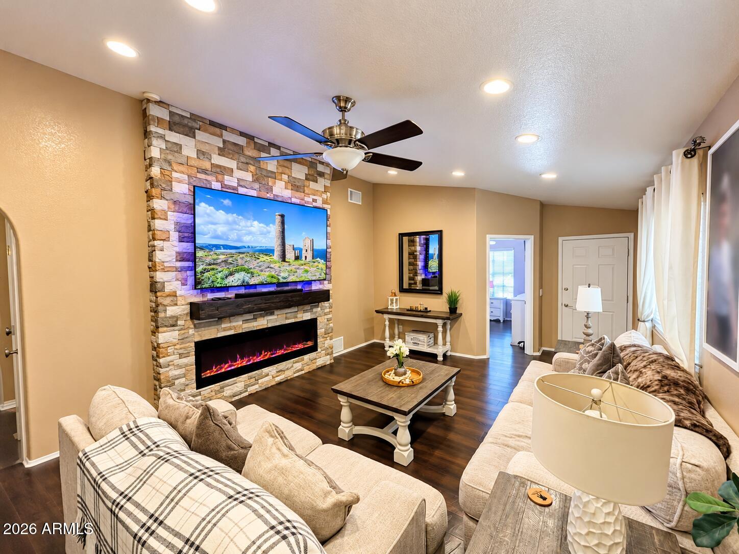 4528 Chaparral Loop