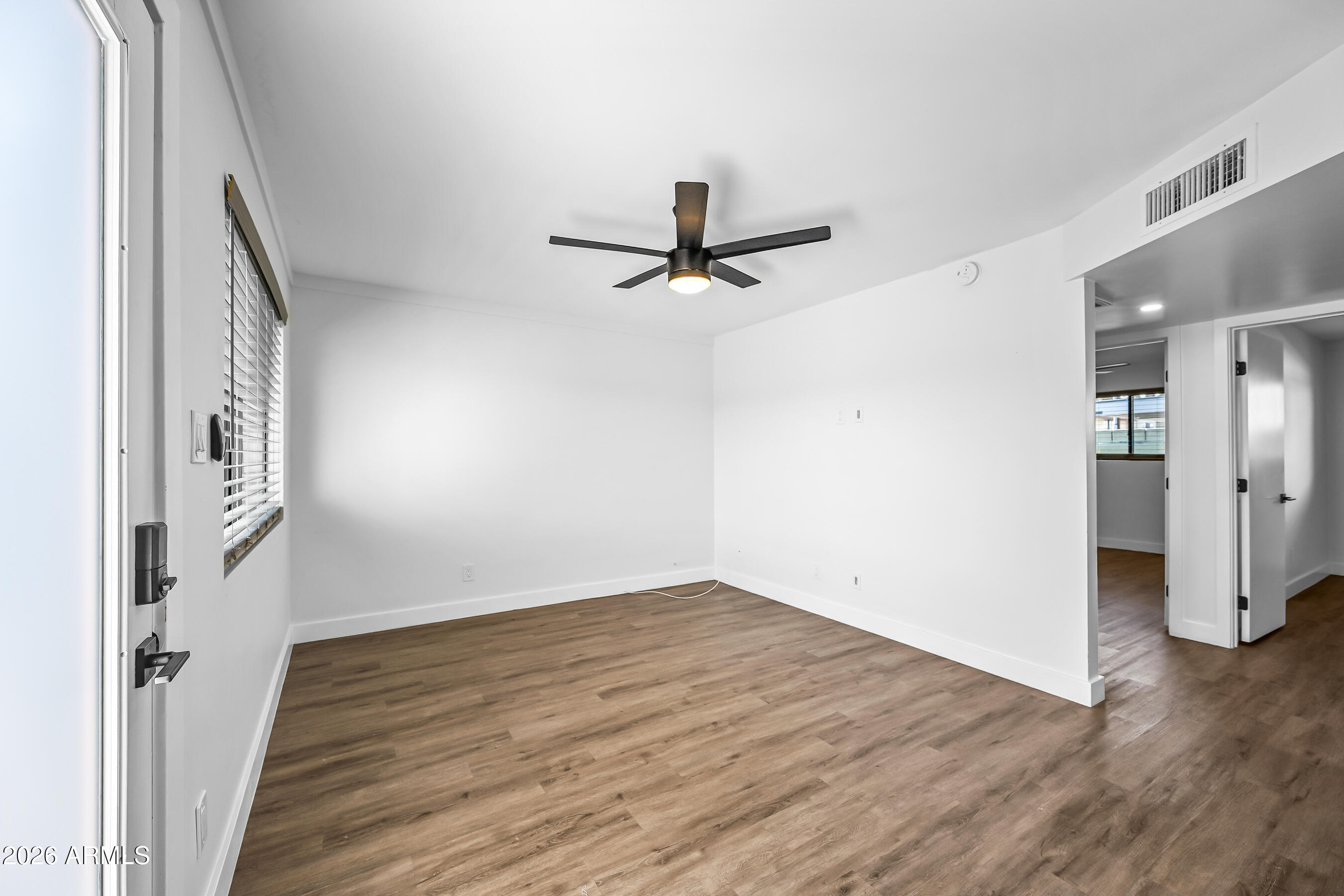 3133 E FAIRMOUNT Avenue