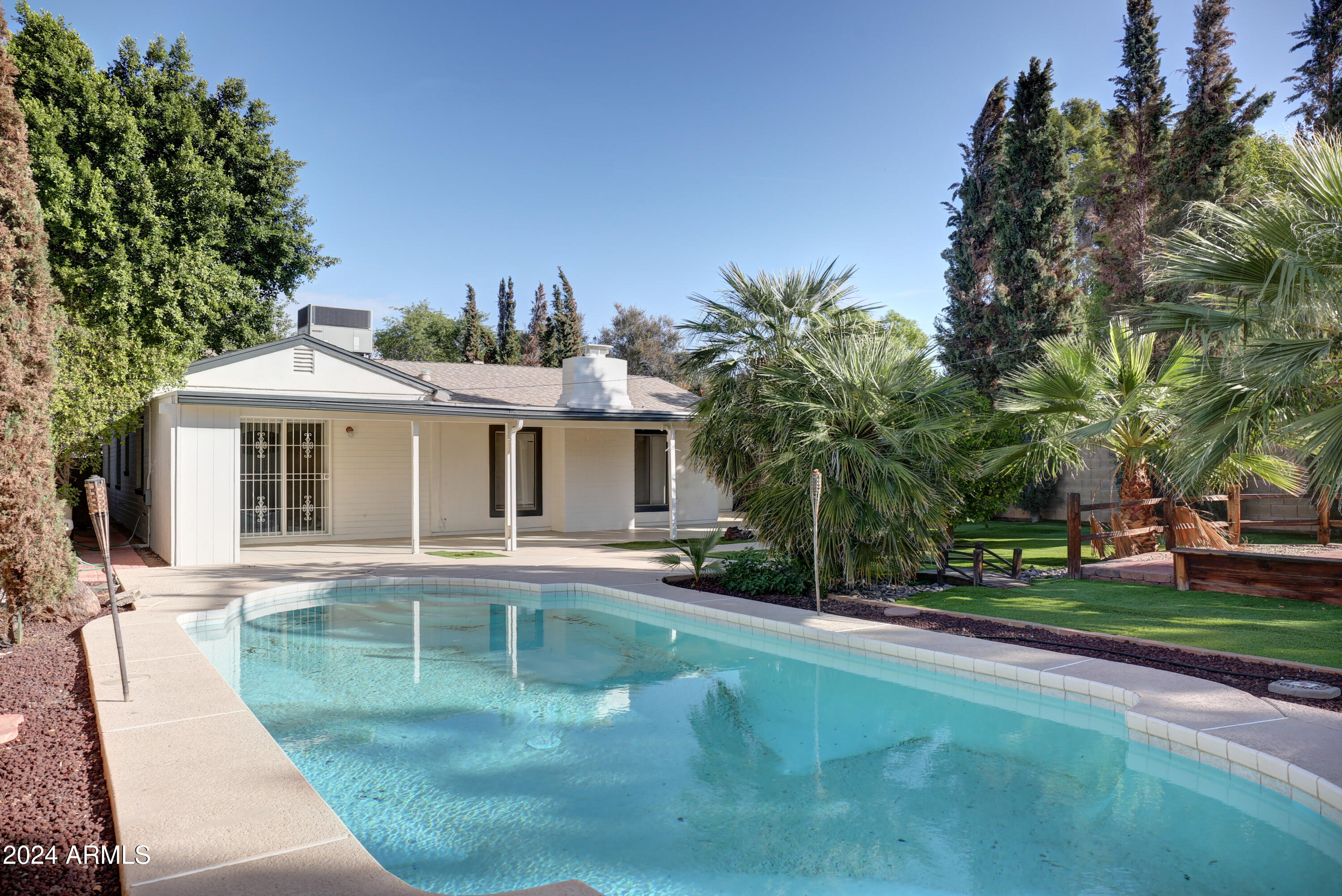 2533 E FLOWER Street