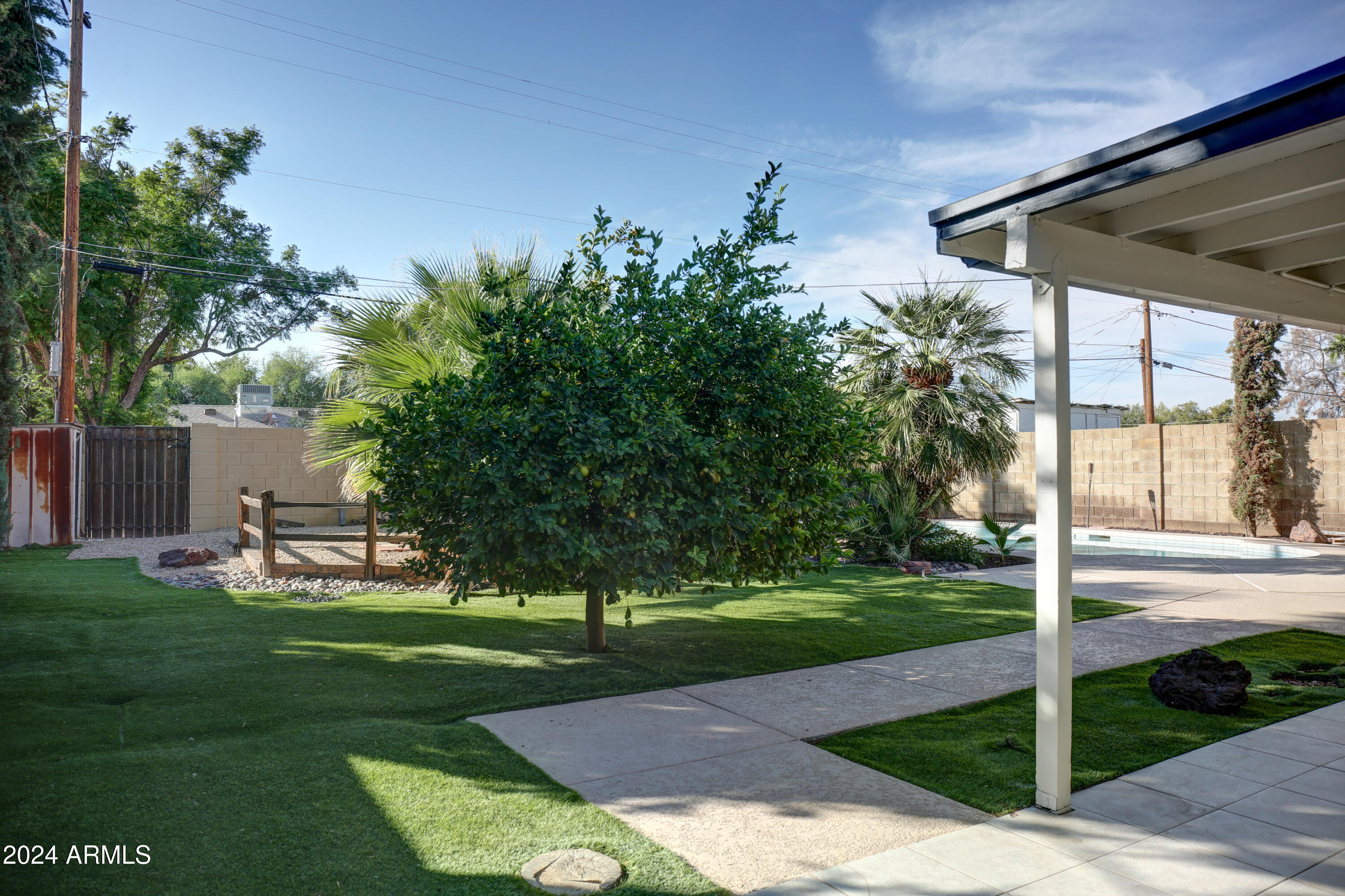 2533 E FLOWER Street