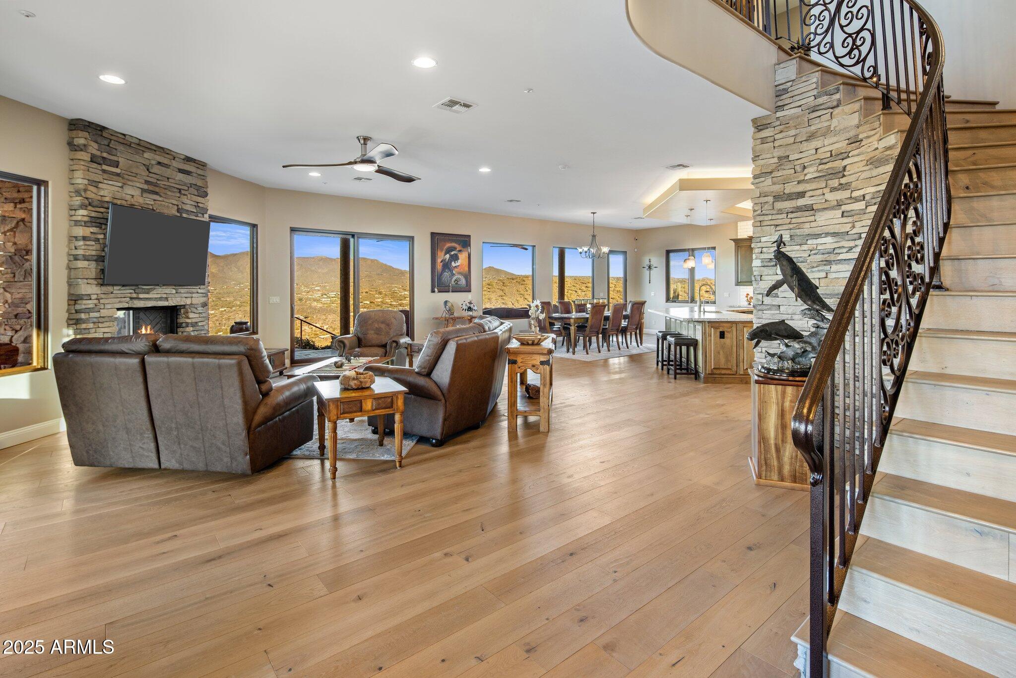 Black Mountain Ridgeline-Endless Sunrise/Sunset Views high above Cave Creek! - Residential