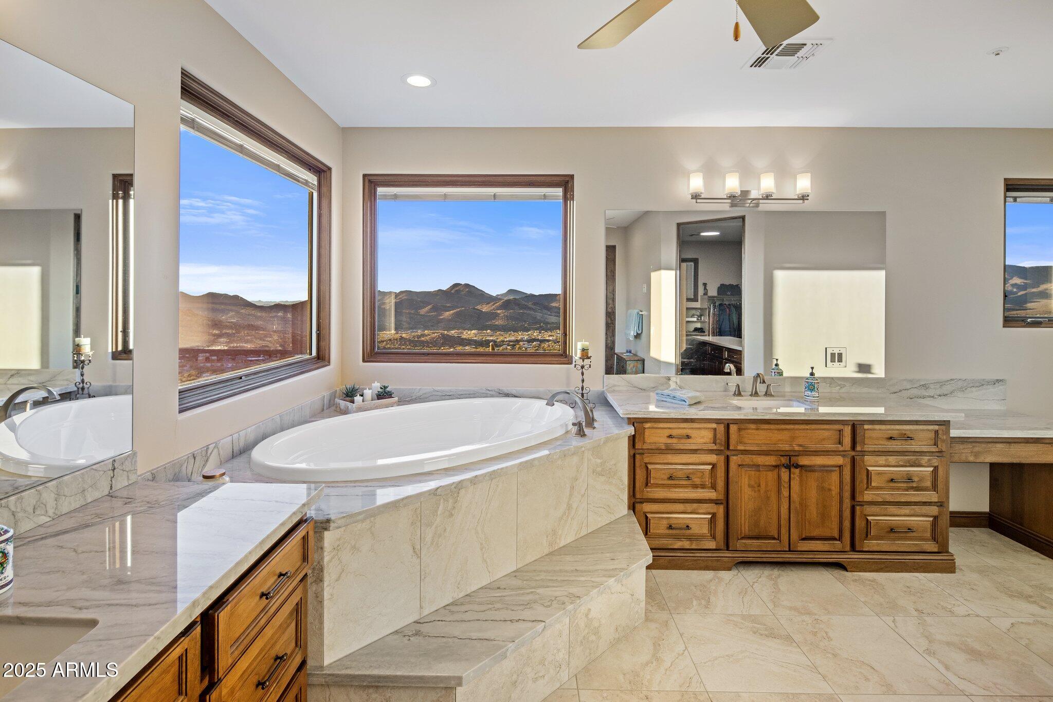 Black Mountain Ridgeline-Endless Sunrise/Sunset Views high above Cave Creek! - Residential