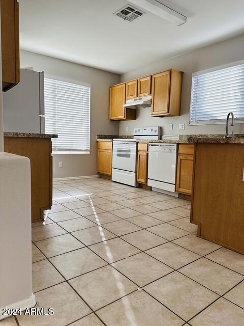 1798 E CARLA VISTA Drive