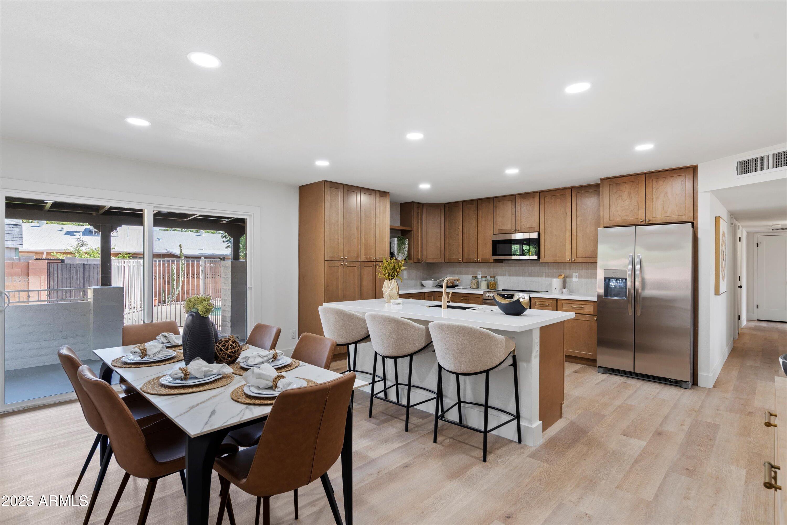 1713 W ROYAL PALM Road