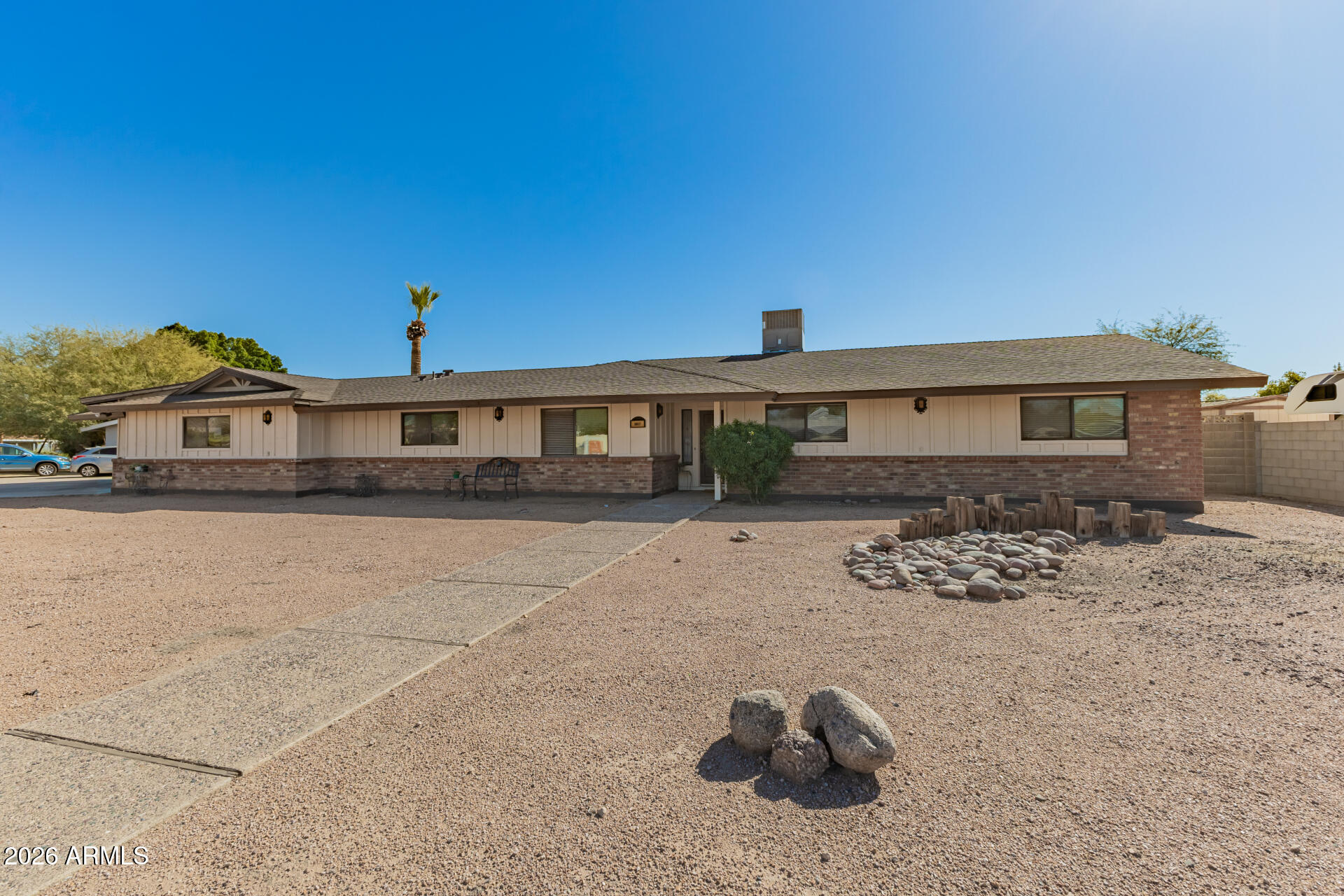 1047 E FAIRFIELD Street