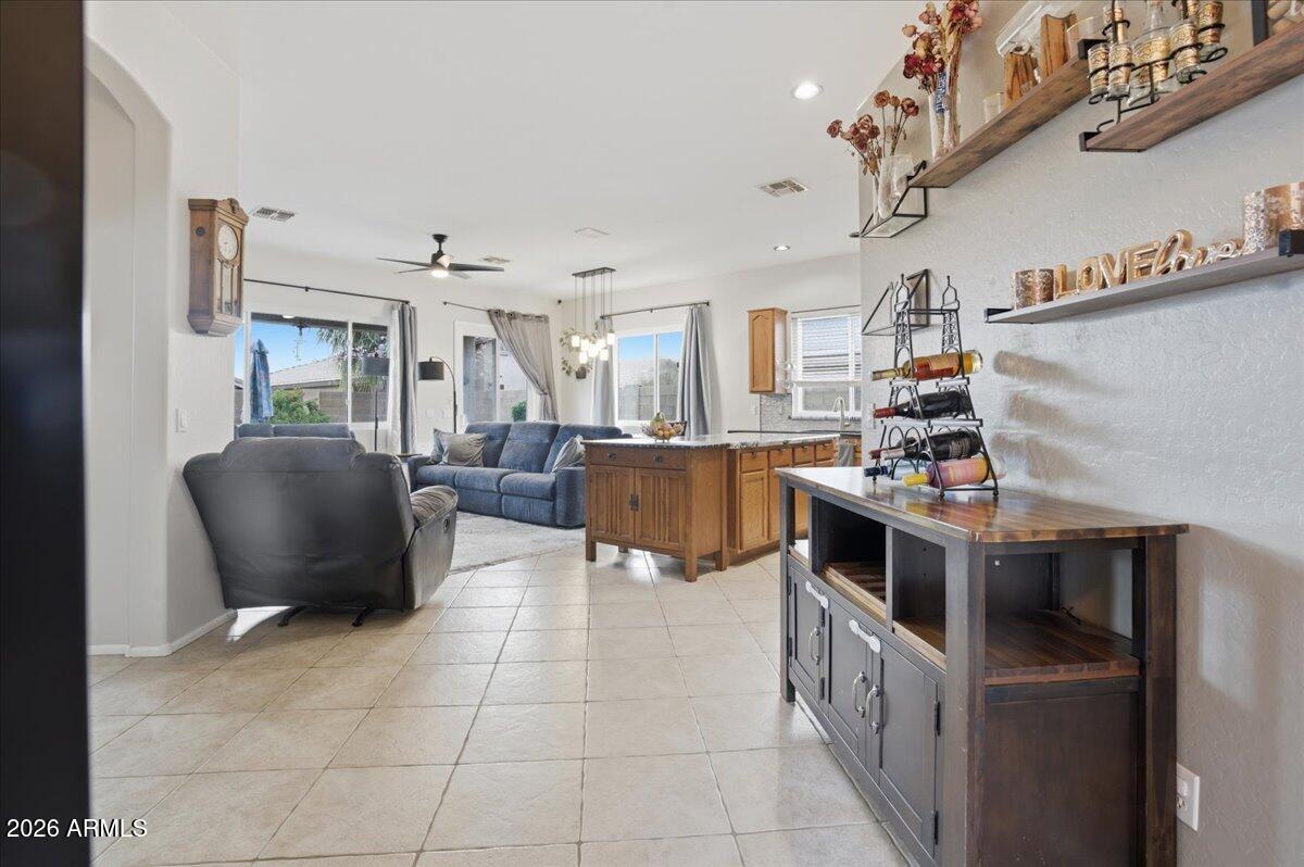 8761 E OBISPO Avenue