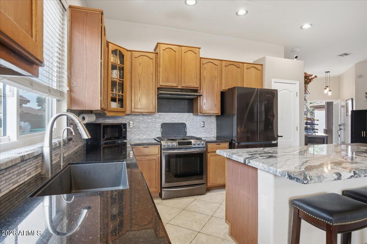 8761 E OBISPO Avenue